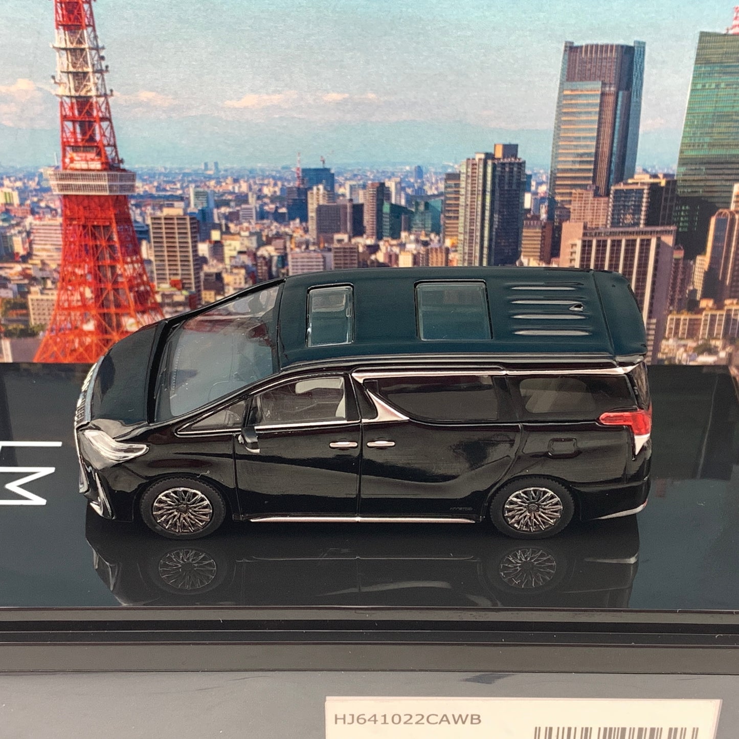 HOBBY JAPAN 1/64  LEXUS LM 300h HYBRID 4 SEATER BLACK with WHITE INTERIOR (LHD) HJ641022CAWB