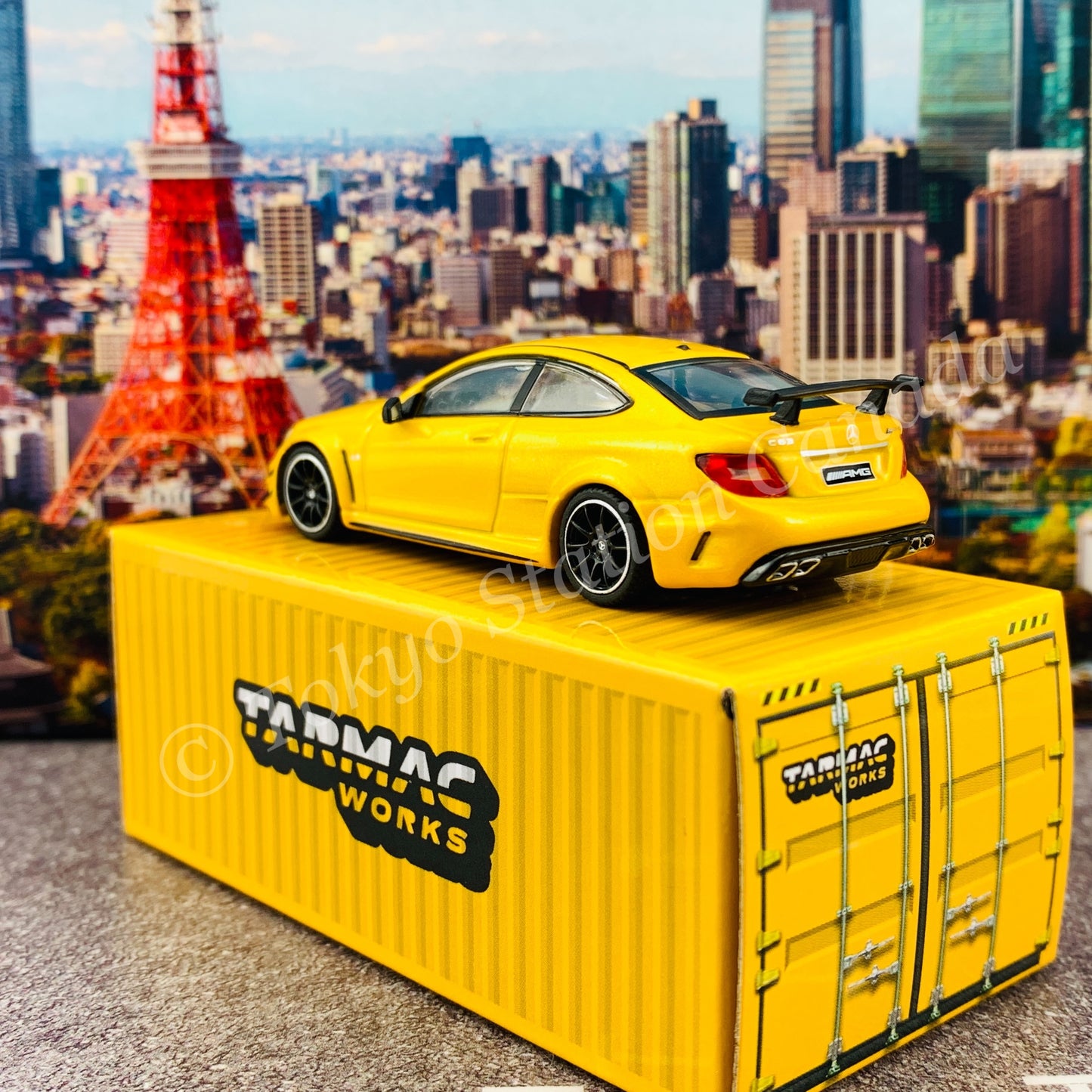 Tarmac Works 1/64 Global Collection Mercedes-Benz C63 AMG Coupe Black Series Yellow Metallic T64G-009-SB