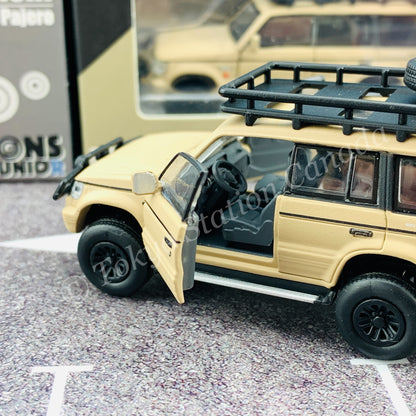 BM CREATIONS JUNIOR 1/64 Mitsubishi Pajero 2nd Generation JUNGLE PACK Matt Ivory LHD 64B0047