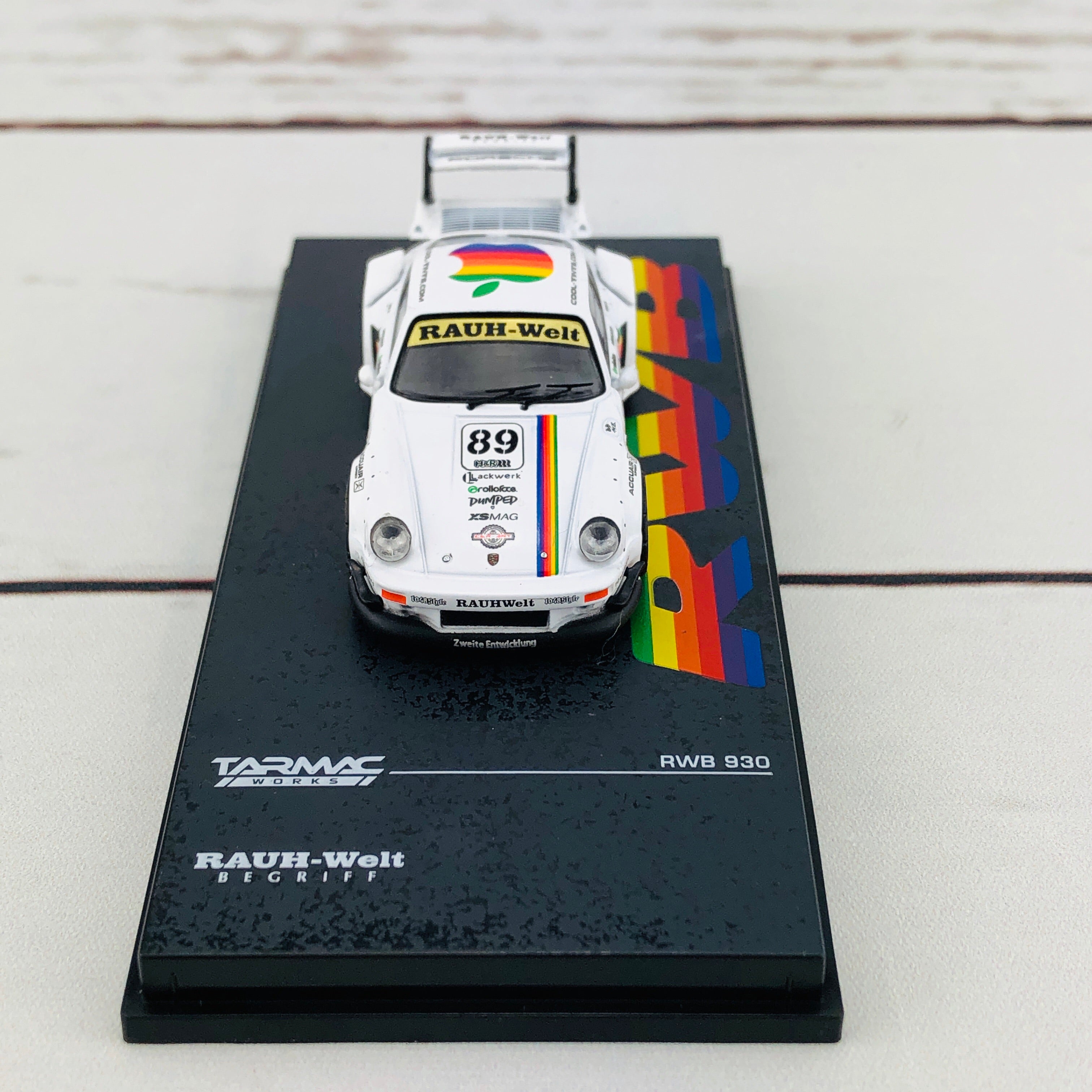 Tarmac Works 1/64 RWB 930 Apple #89 – Tokyo Station
