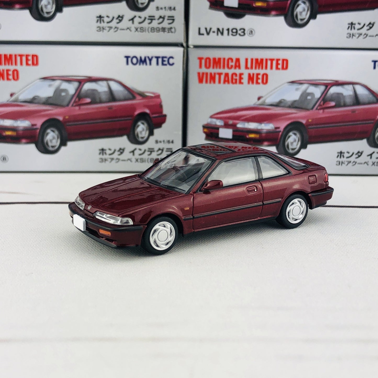 Tomytec Tomica Limited Vintage Neo 1/64 LV-N193a Honda Integra 3 Door Coupe XSi Red (1989)
