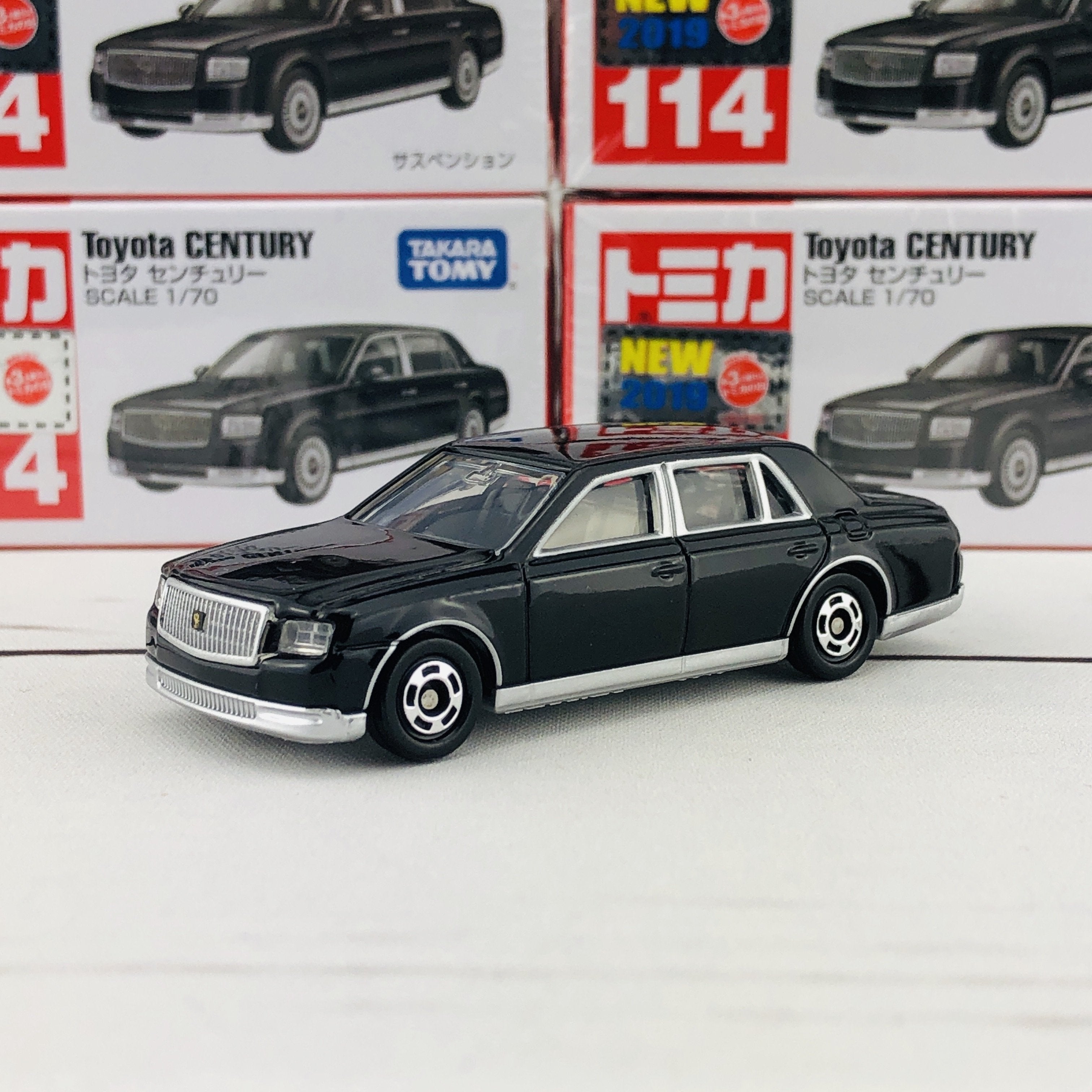 Tomica 114 Toyota Century – Tokyo Station