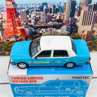 Tomytec Tomica Limited Vintage Neo 1/64 TOYOTA CROWN COMFORT HK TAXI LANTAU BLUE Hong Kong Exclusive