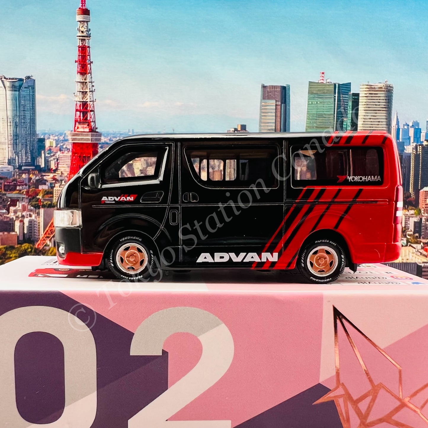 TINY 微影 JP2 Toyota Hiace ADVAN Japan ATCJP64002