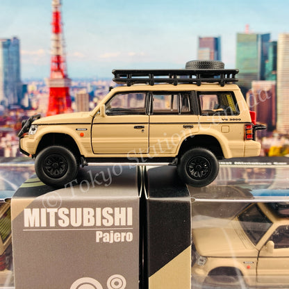 BM CREATIONS JUNIOR 1/64 Mitsubishi Pajero 2nd Generation JUNGLE PACK Matt Ivory LHD 64B0047