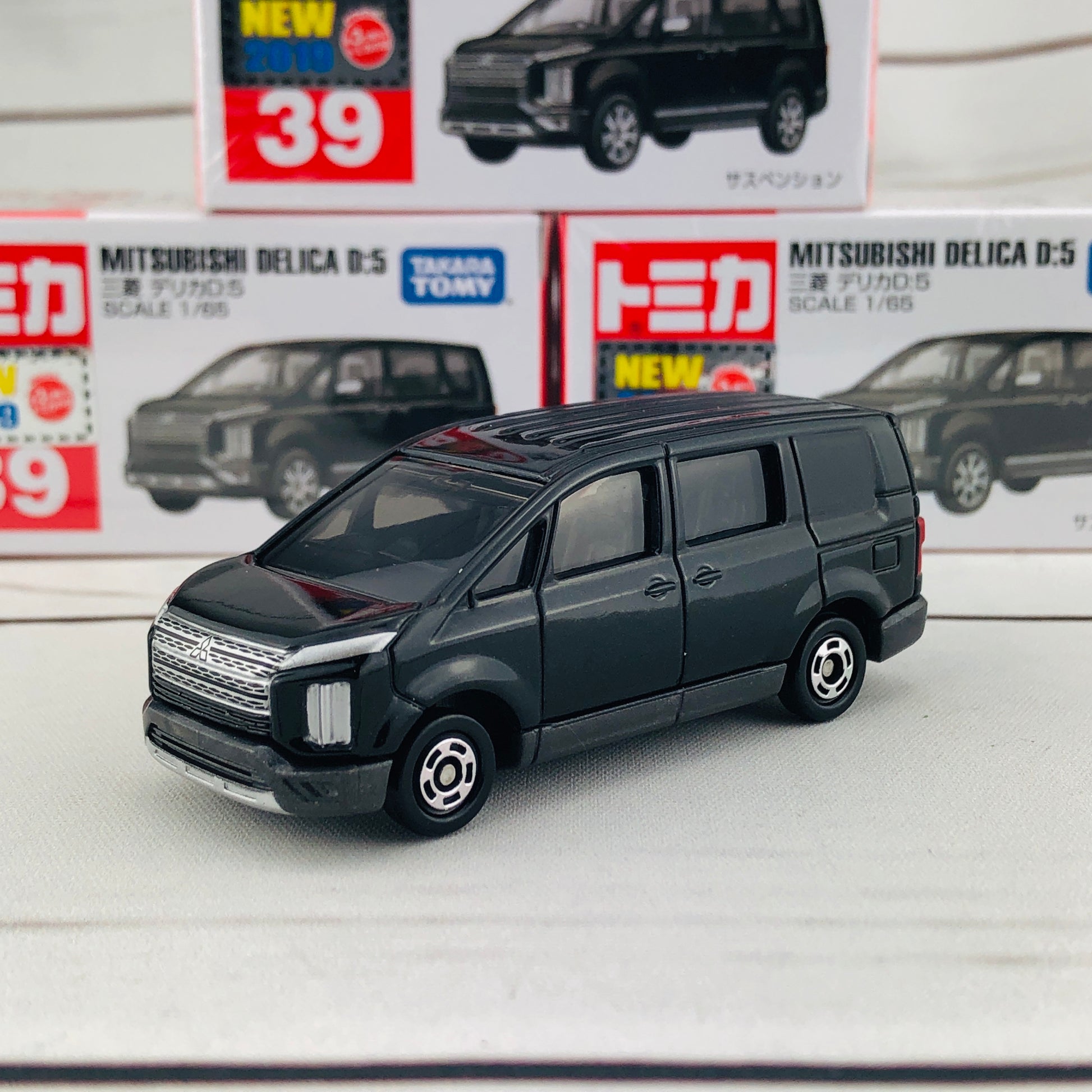 Tomica 39 Mitshubishi Delica D:5