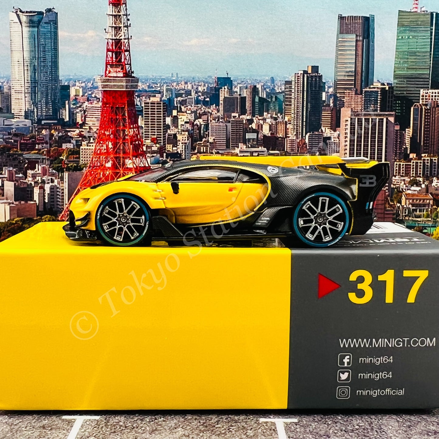 MINI GT 1/64 Bugatti Vision Gran Turismo Yellow LHD MGT00317-L