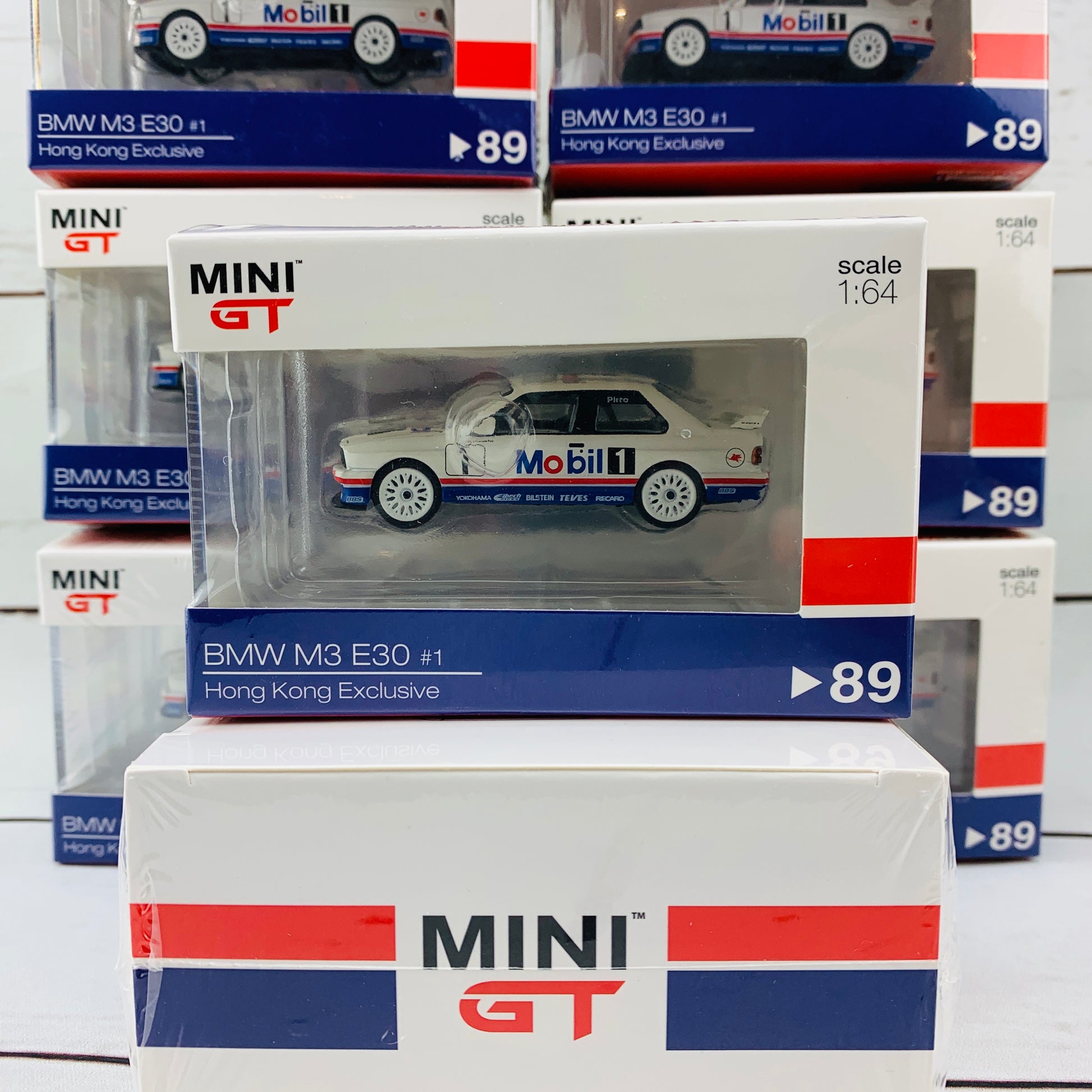 MINI GT 1/64 BMW M3 E30 #1 Schnitzer Motorsport 1992 Guia Race of Macau Winner (Hong Kong Exclusive Version) MGT00089-L