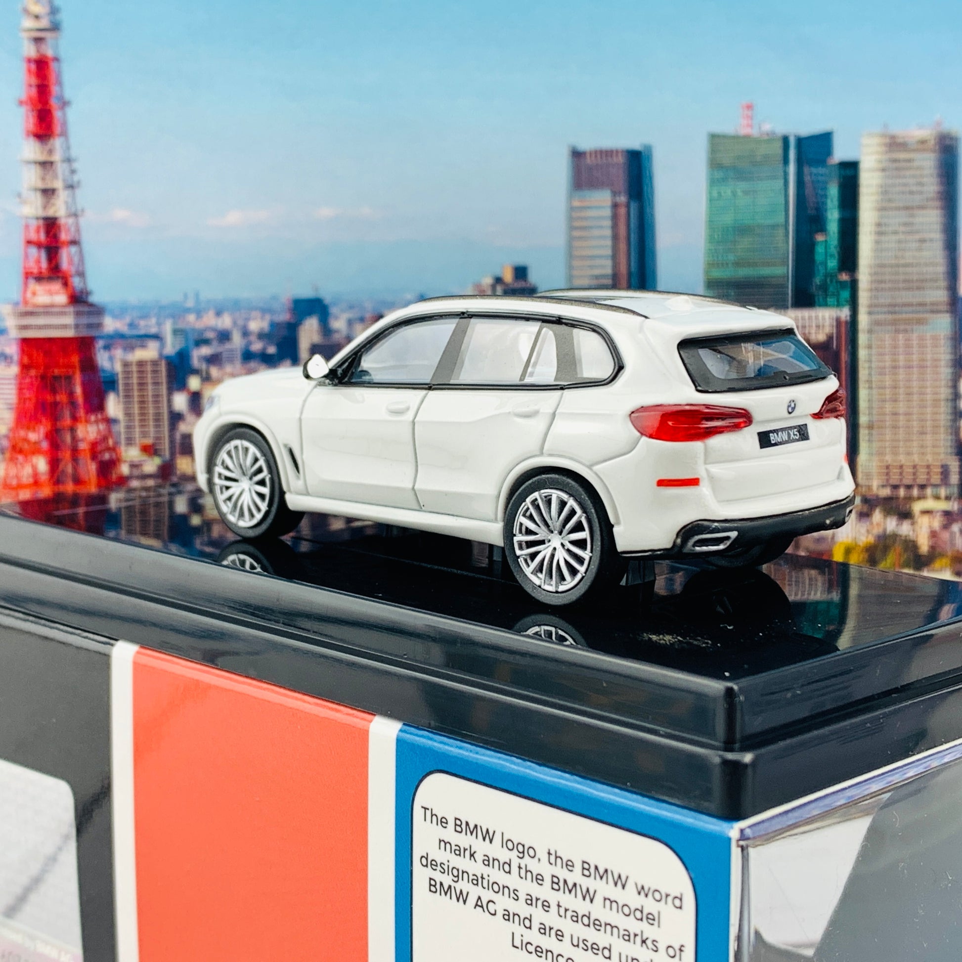 PARA64 1/64 BMW X5 (G05) Mineral White RHD PA-65181