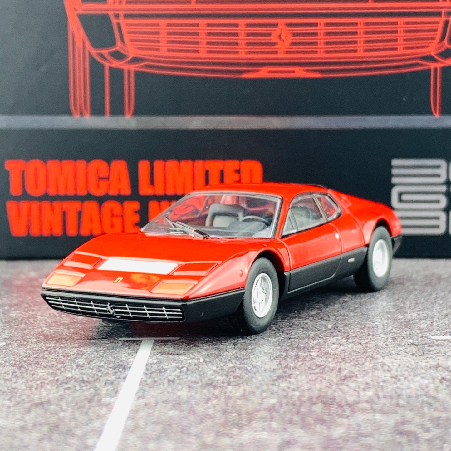 Tomytec Tomica Limited Vintage Neo 1/64 Ferrari 365 GT4 BB Berlinetta Boxer RED