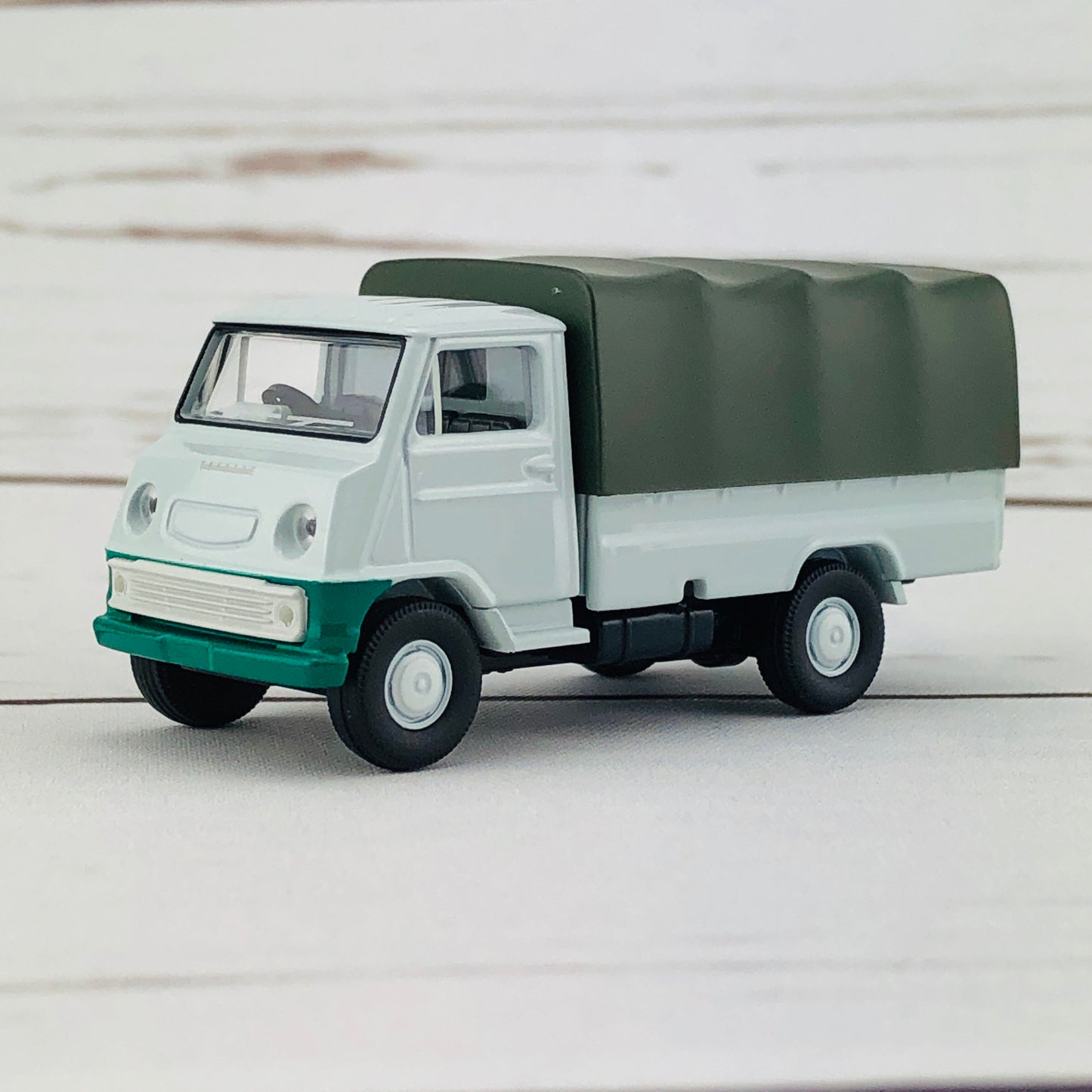 Tomica Limited Vintage Toyota Toyoace Truck LV-41f