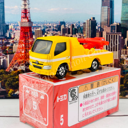 TOMICA 5 Toyota DYNA Wrecker Truck