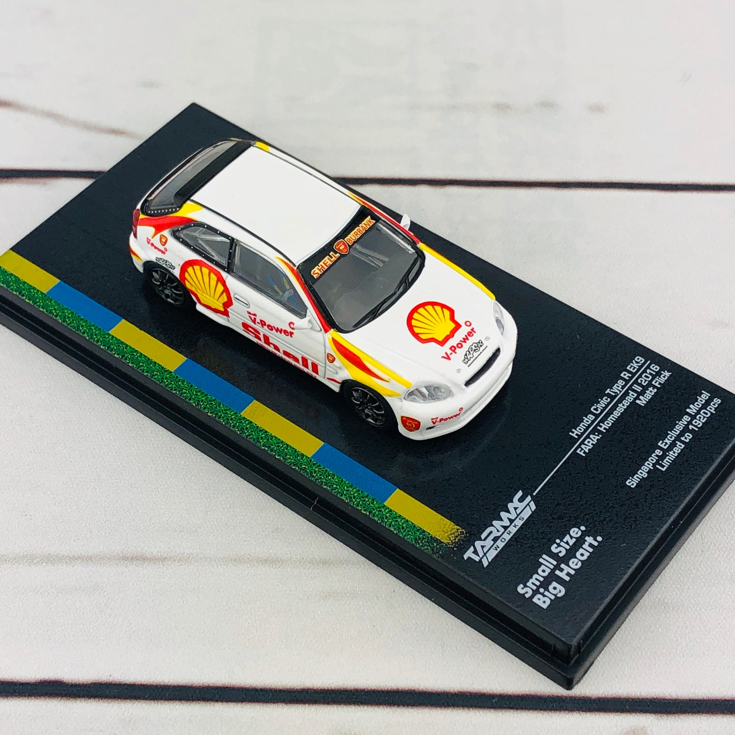 Tarmac Works 1/64 Honda Civic Type R EK9 FARA : Homestead II 2016 "SHELL" Singapore Exclusive Model