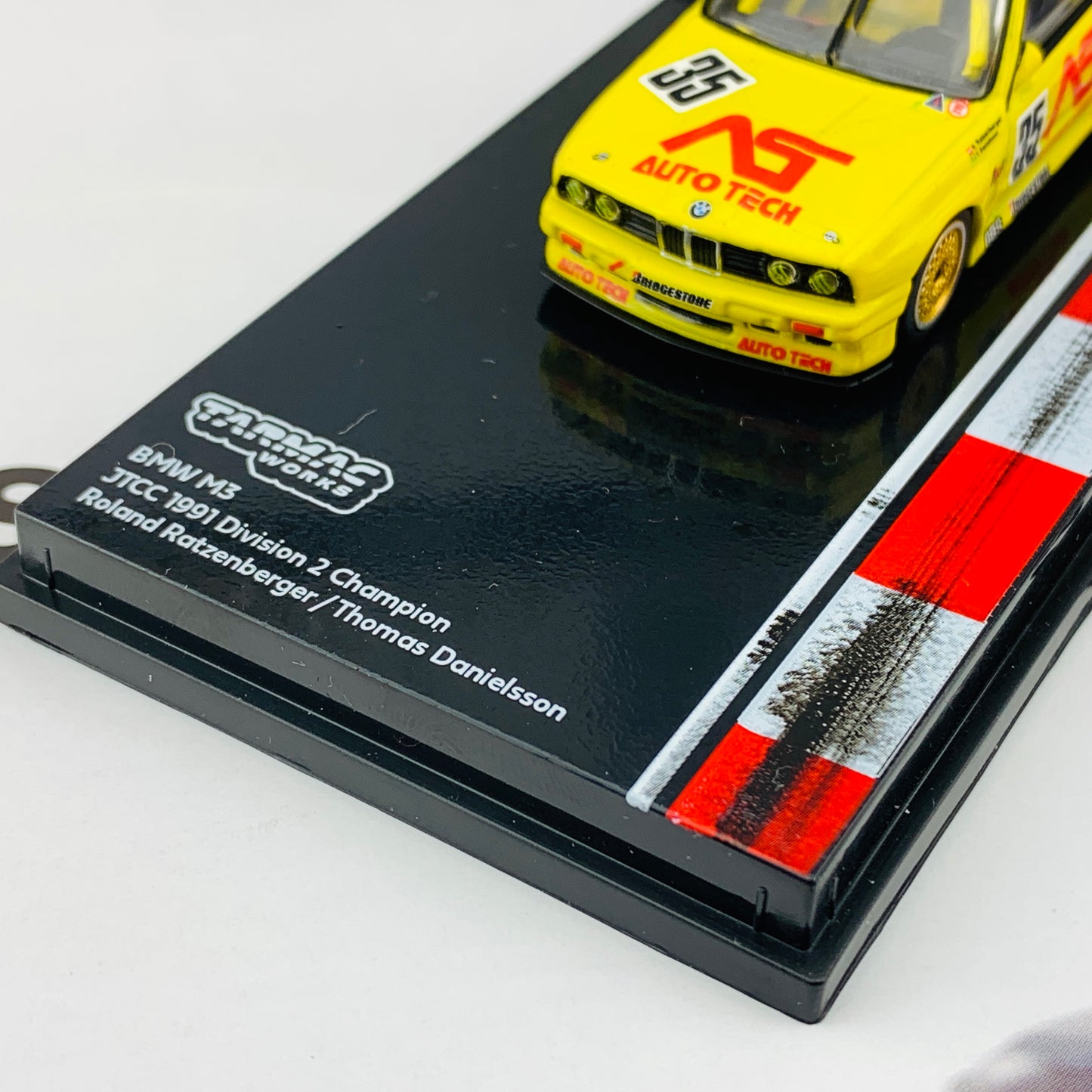 Tarmac Works 1/64 BMW M3 E30 JTCC 1991 Division 2 Champion - Japan Special Edition T64-009-91JCTCC35