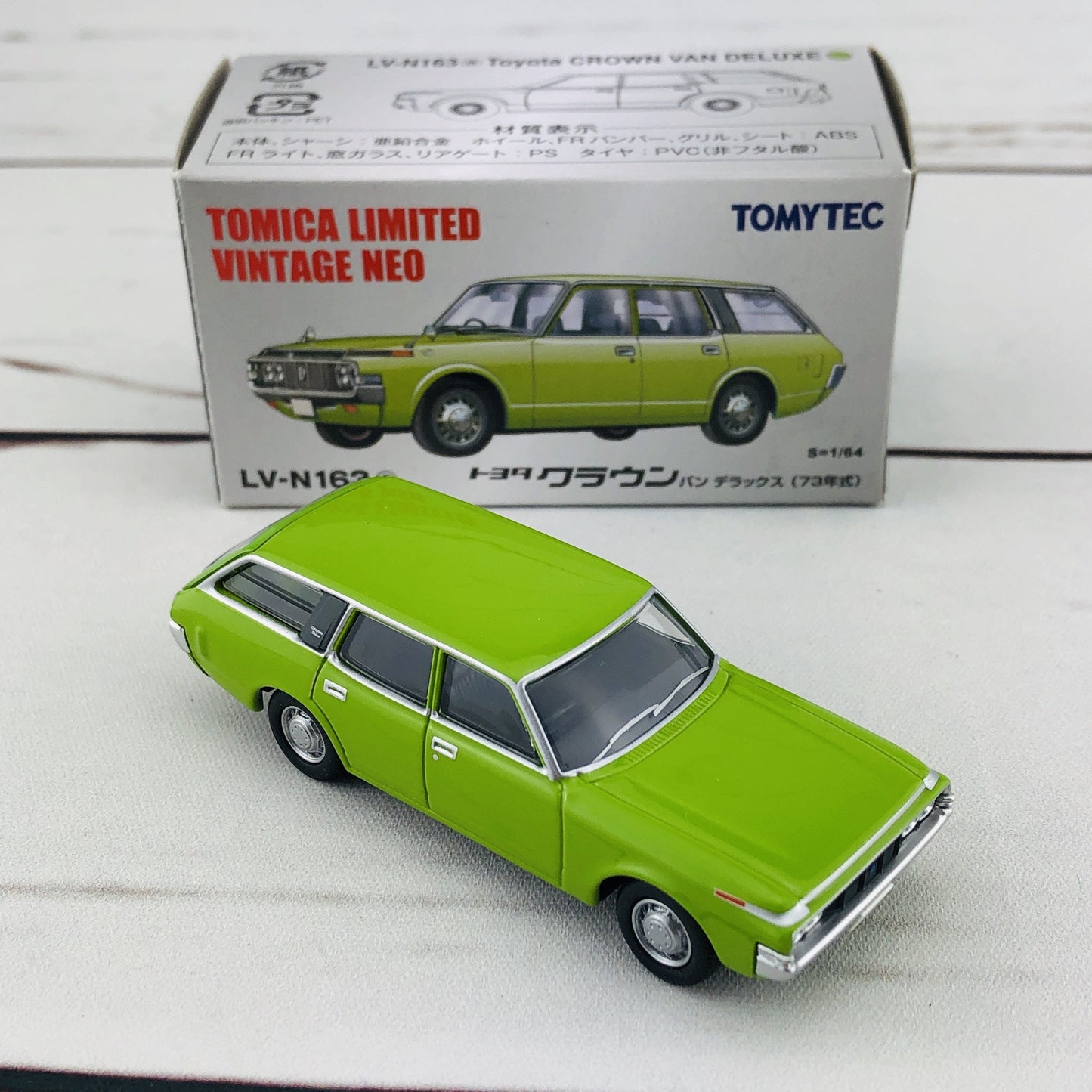 Tomica Limited Vintage 1/64 Toyota Crown Van Deluxe Green (1973) LV-N163a