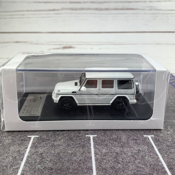 iScale 1/64 Mercedes Benz G-Class White