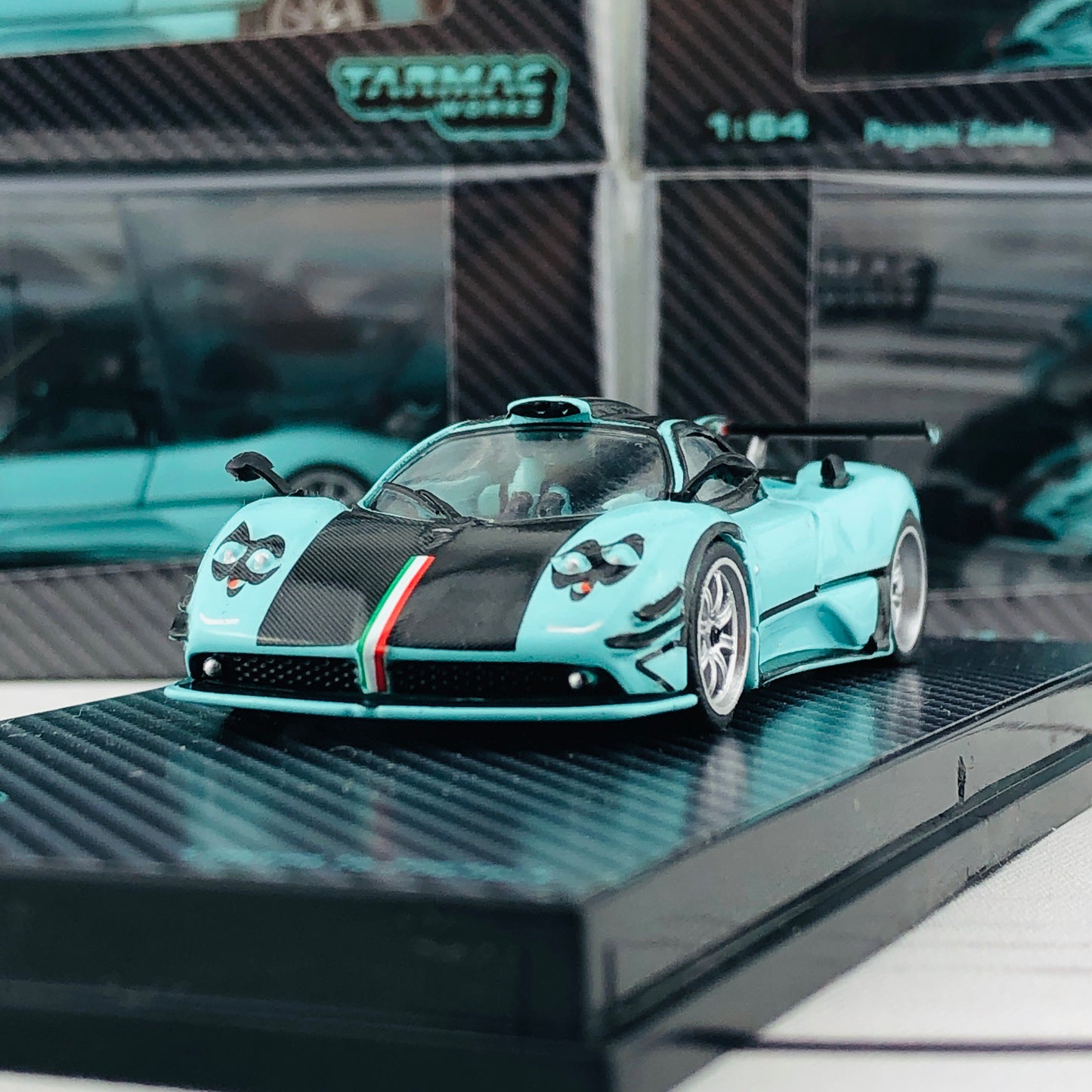 Tarmac Works GLOBAL64 Carbon Edition 1/64 Pagani Zonda Limited to 2064 pcs T64G-006-RSJX