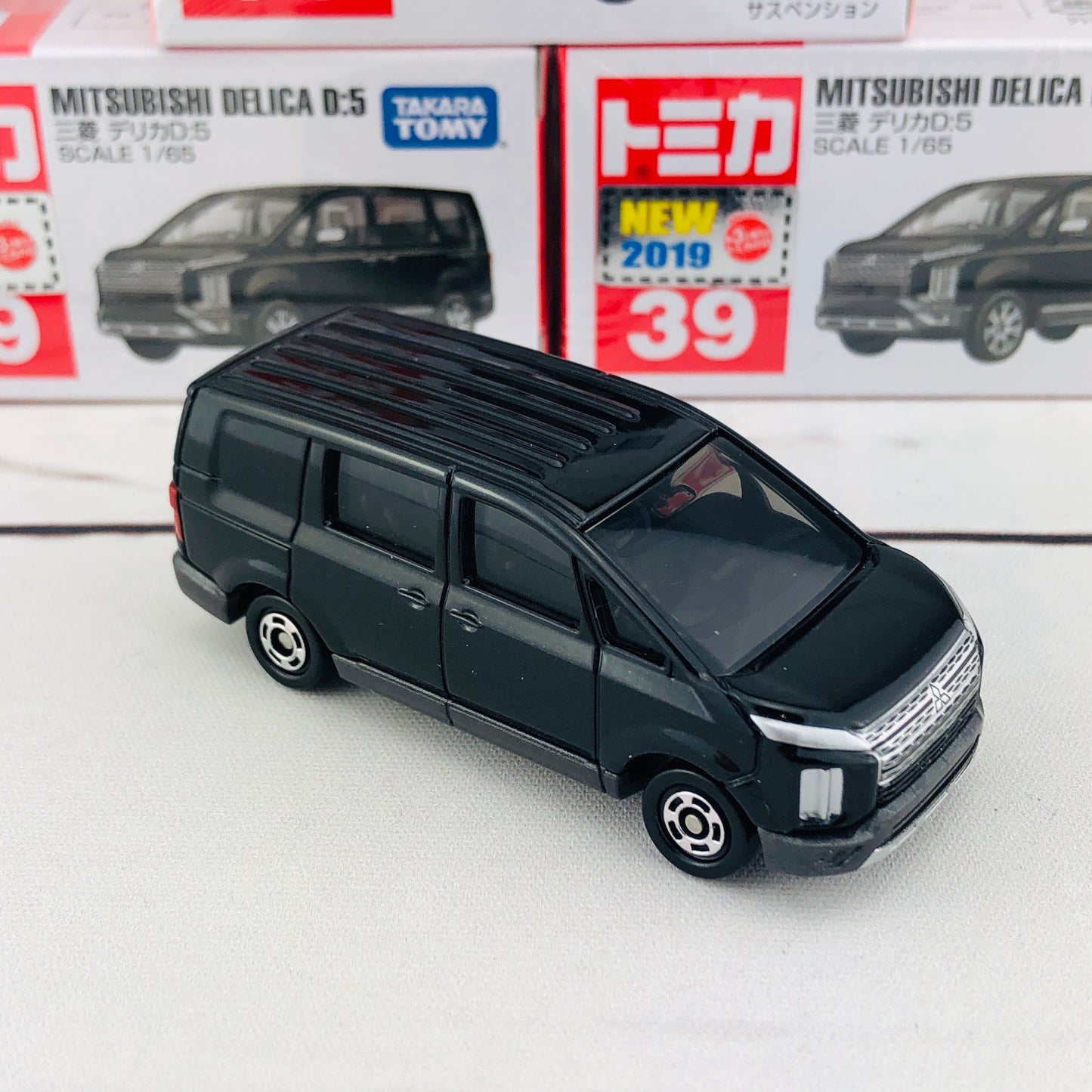 Tomica 39 Mitshubishi Delica D:5