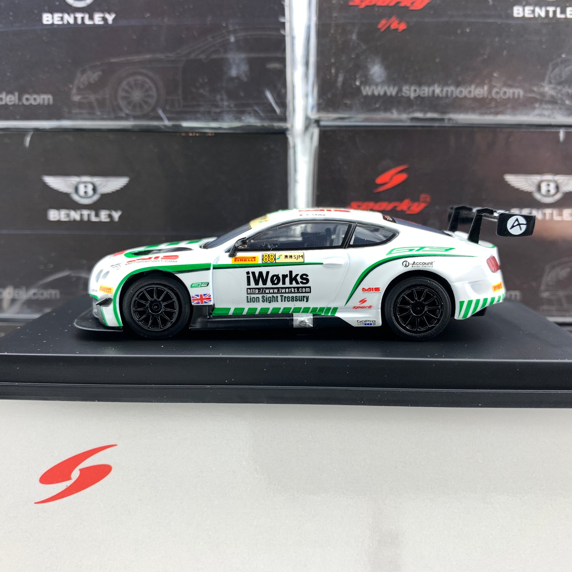 Sparky 1/64 BENTLEY CONTINENTAL GT3 NO.88 MACAU GP FIA GT WORLD CUP 2015 BENTLEY TEAM ABSOLUTE KEITA SAWA Y103