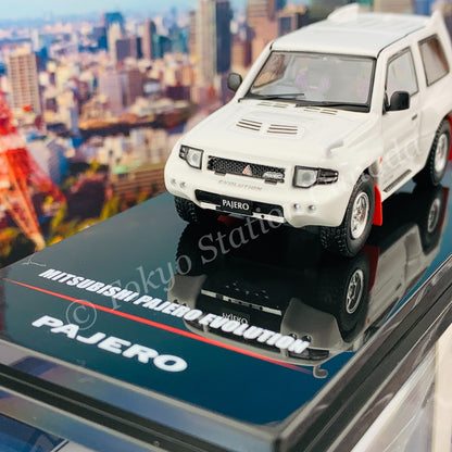 INNO64 1/64 MITSUBISHI PAJERO EVOLUTION White With Extra Wheels IN64-EVOP-PH
