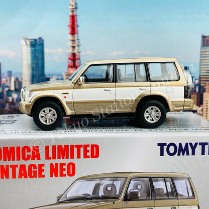 TOMYTEC TOMICA LIMITED VINTAGE NEO 1/64 Mitsubishi Pajero Super Exceed 1991 (Beige/White) LV-N189c