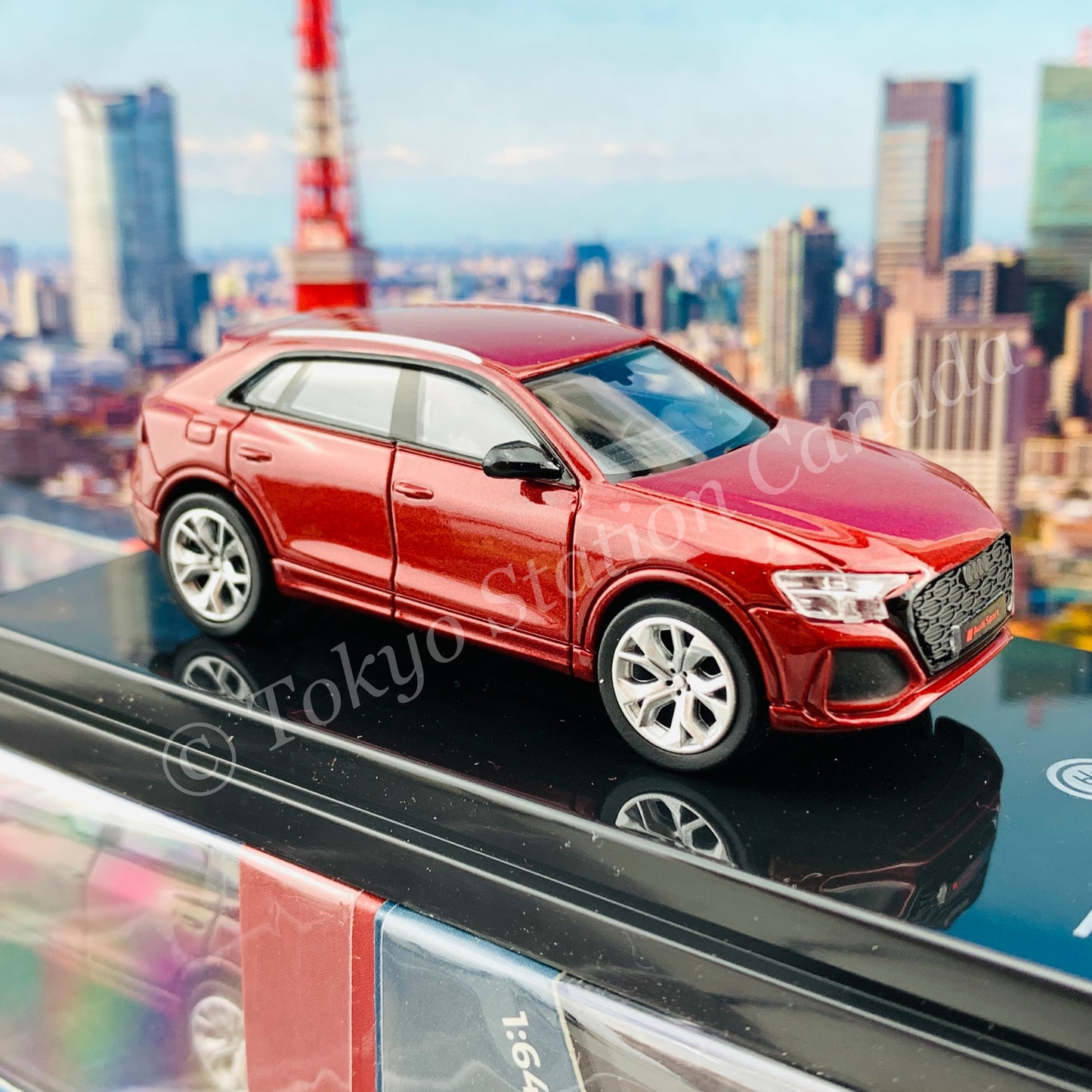 PARA64 1/64 Audi RS Q8 Matador Red Metallic LHD PA-55176