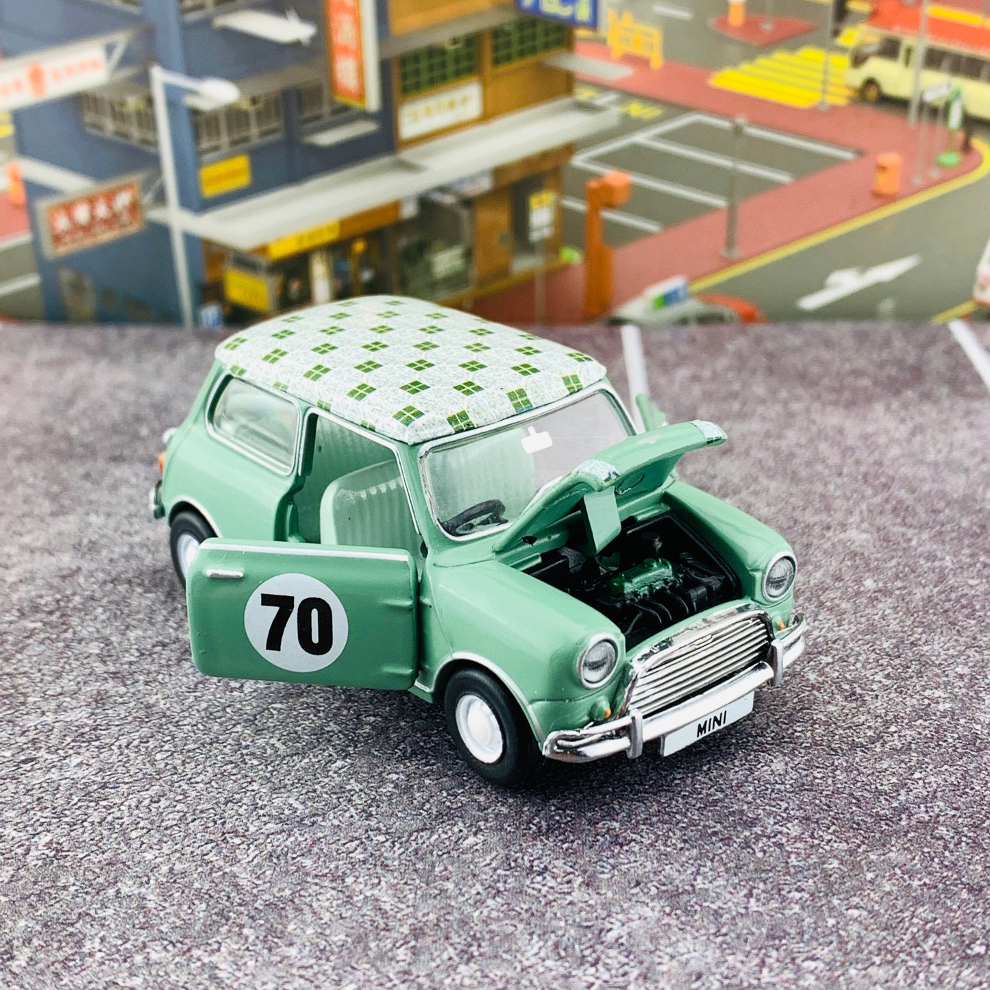 Tiny 微影 香港經典六十年系列 Mini Cooper Mk1 Hong Kong 1970s RHD 香港七十年代綠格仔 ATC64751