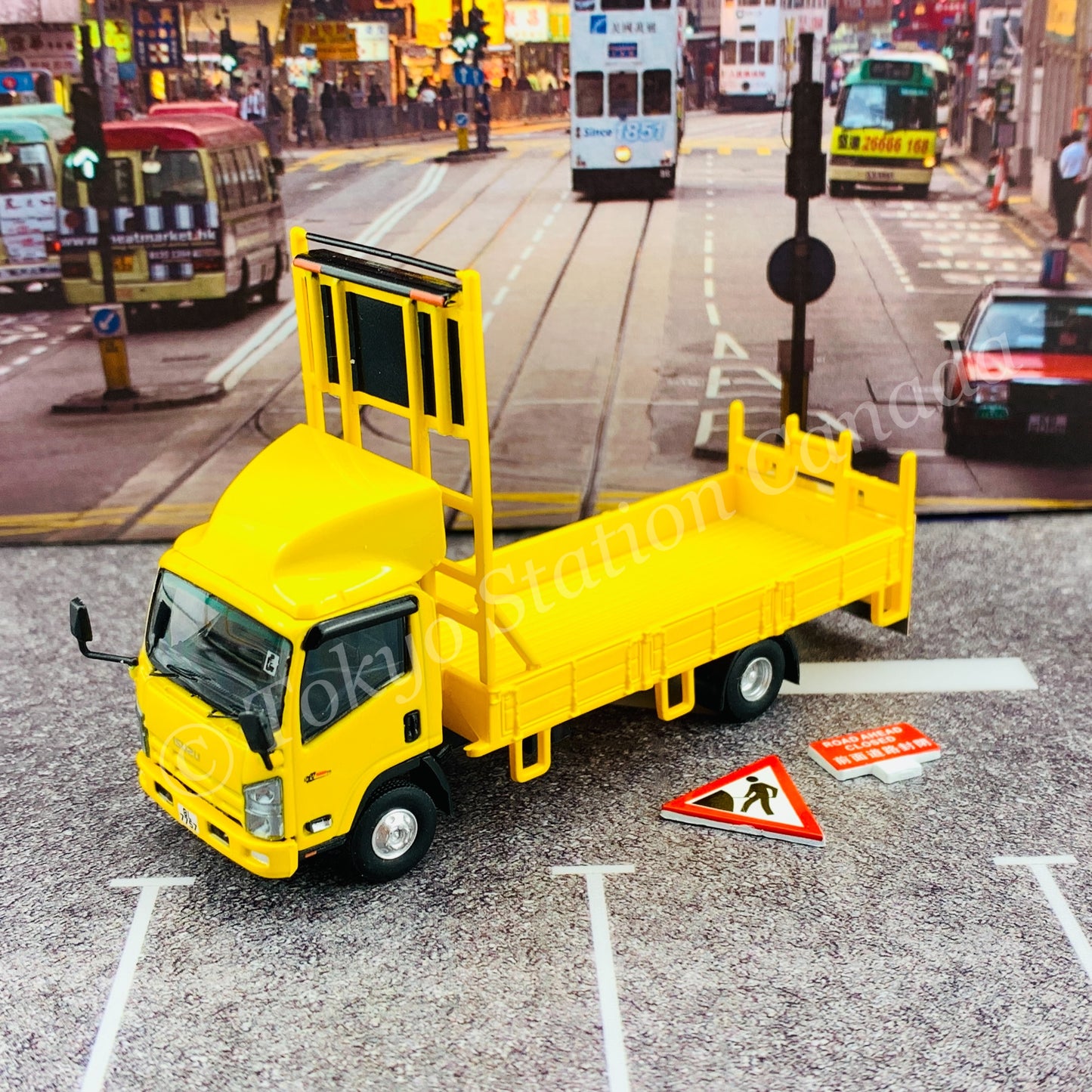 Model 1 1/76 ISUZU N-SERIES Road Work Vehicle 修路箭嘴工程車 T33606