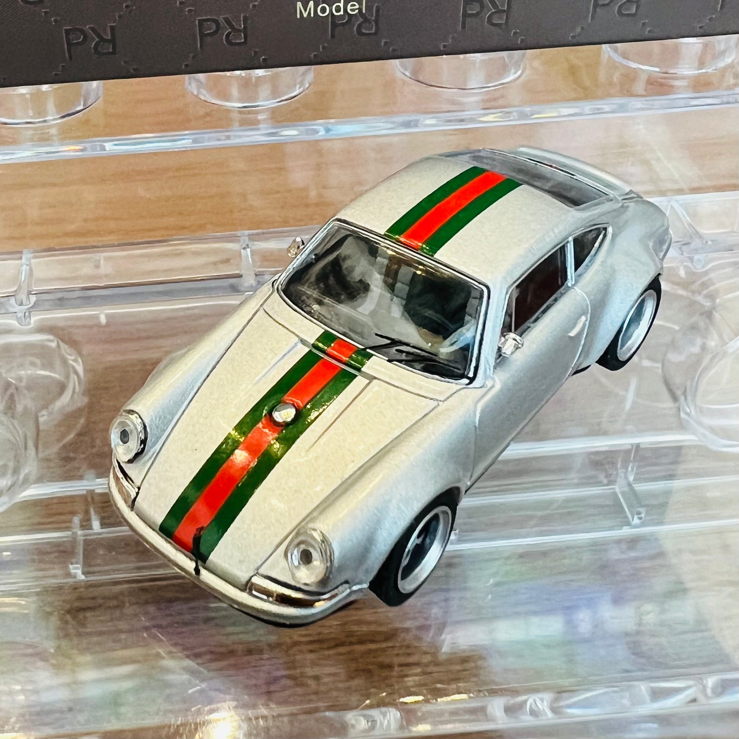 POPRACE 1/64 Singer 911 Metallic Grey Classic PA64-SGR-MGC