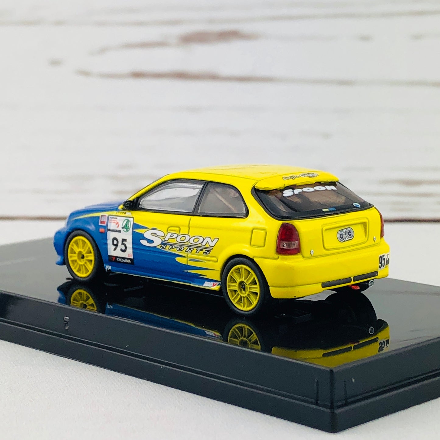 Tarmac Works 1/64 Honda Civic Type R EK9 Super Taikyu #95