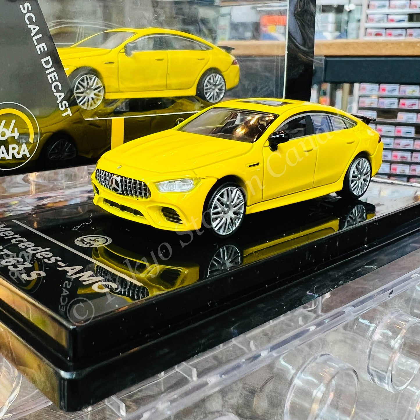 PARA64 1/64 2018 Mercedes-AMG GT 63 S Yellow LHD PA-55285