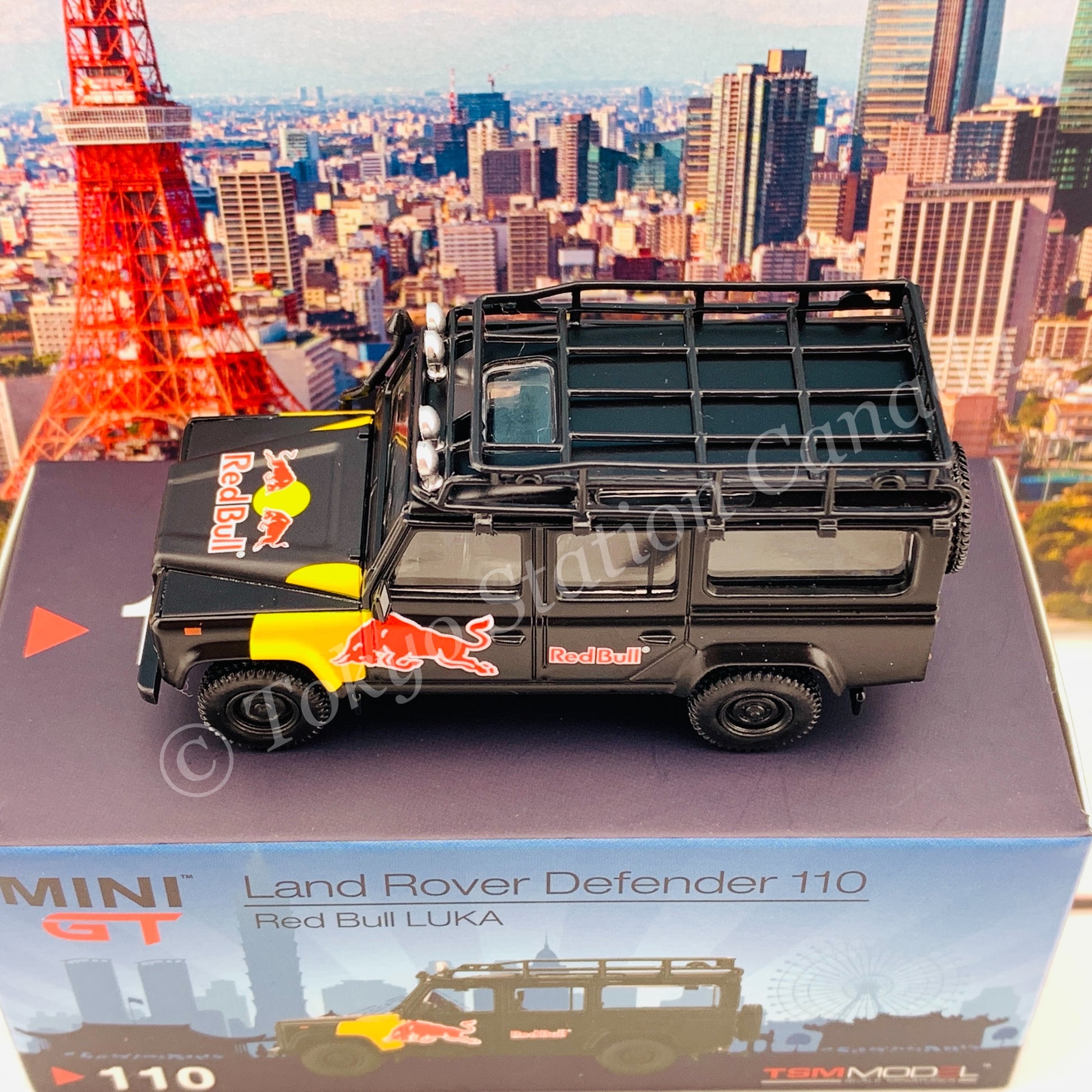 MINI GT 1/64 Land Rover Defender 110 Red Bull LUKA LHD MGT000110-L