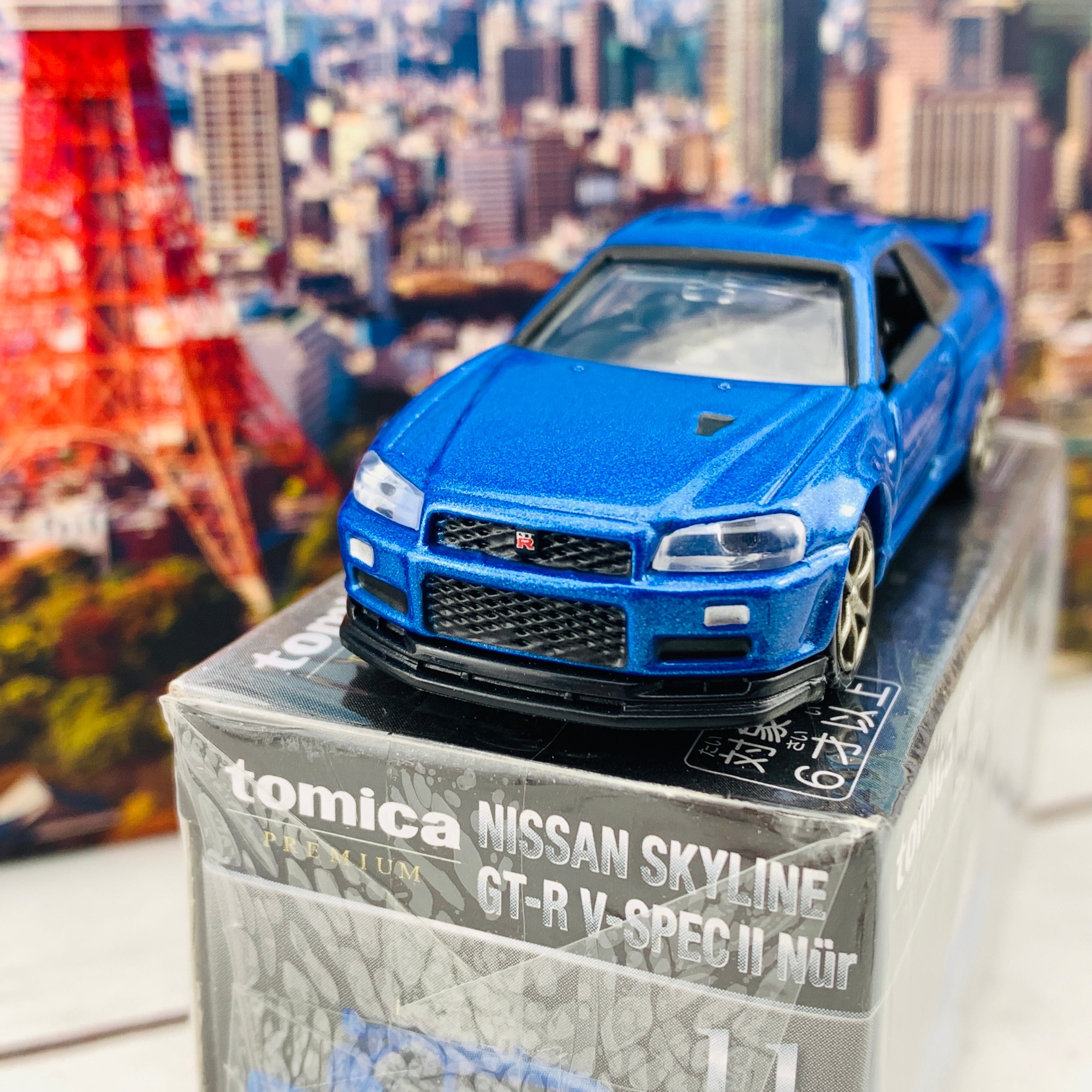 Tomica Premium 11 NISSAN SKYLINE GTR V-SPEC II Nür – Tokyo Station