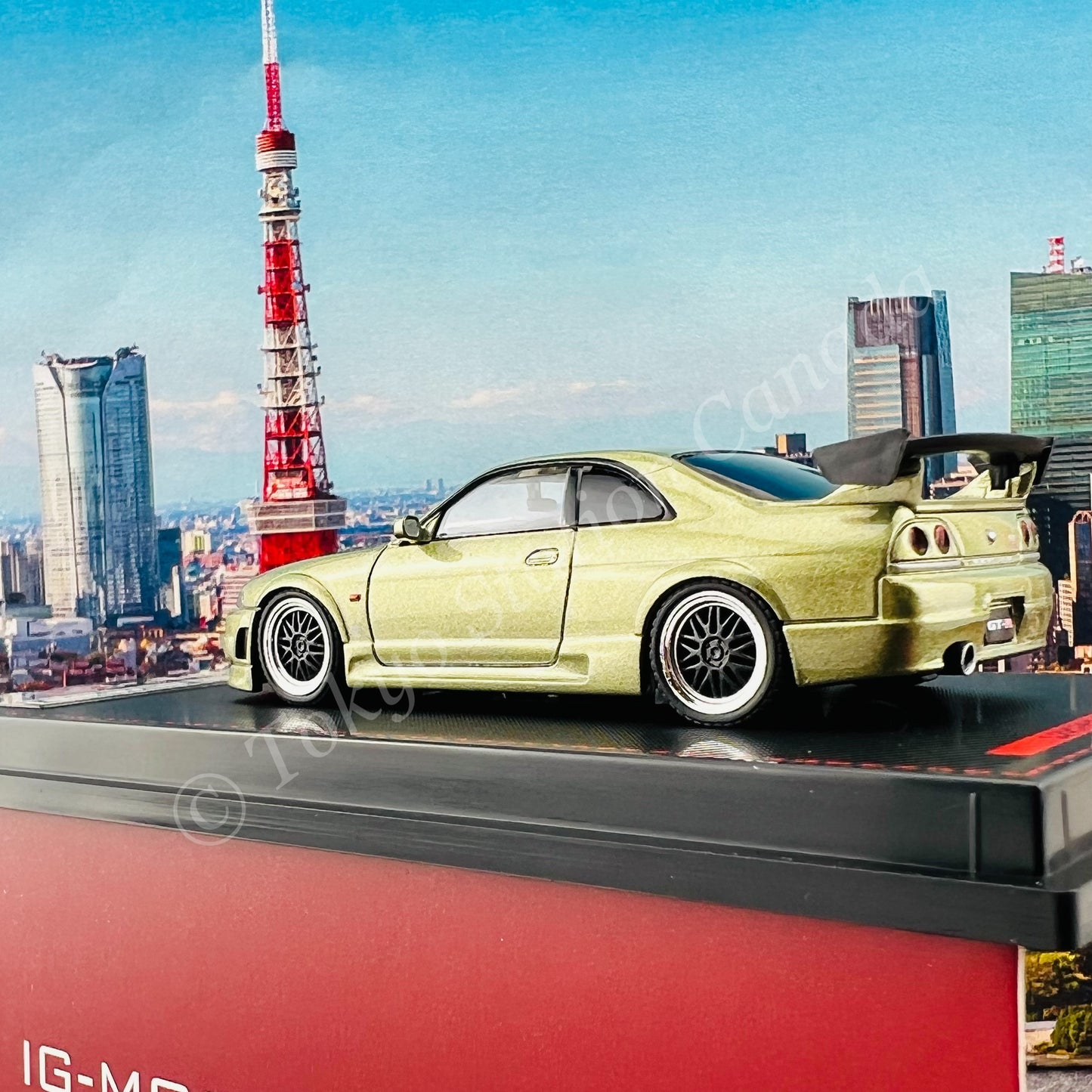 Ignition Model 1/64 Nissan R33 GT-R Green Metallic IG2505