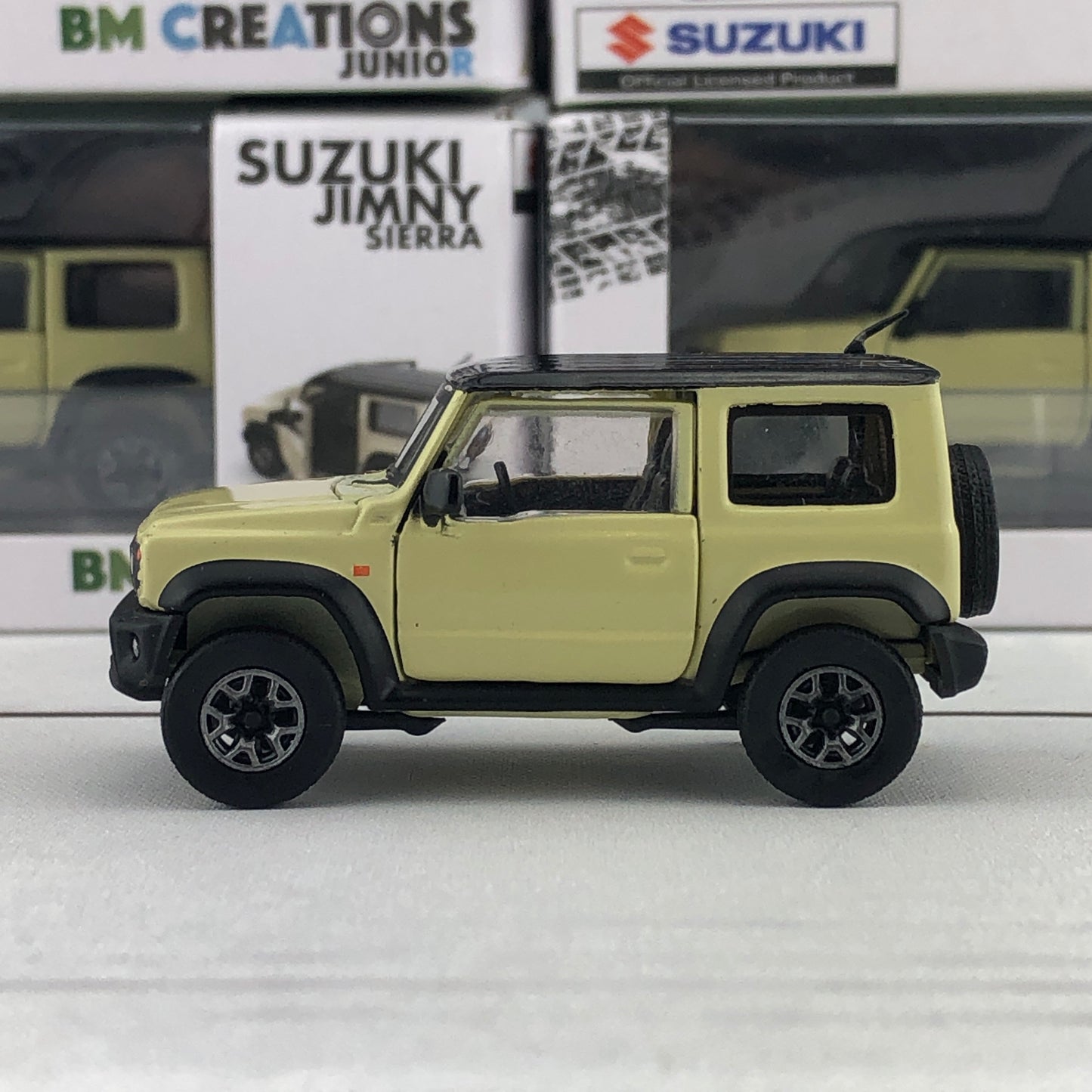 BM Creations 1/64 Suzuki Jimny Sierra (JB74) RHD - Chiffon Ivory Metallic/Bluish Black Pearl 3 Top 64B0001