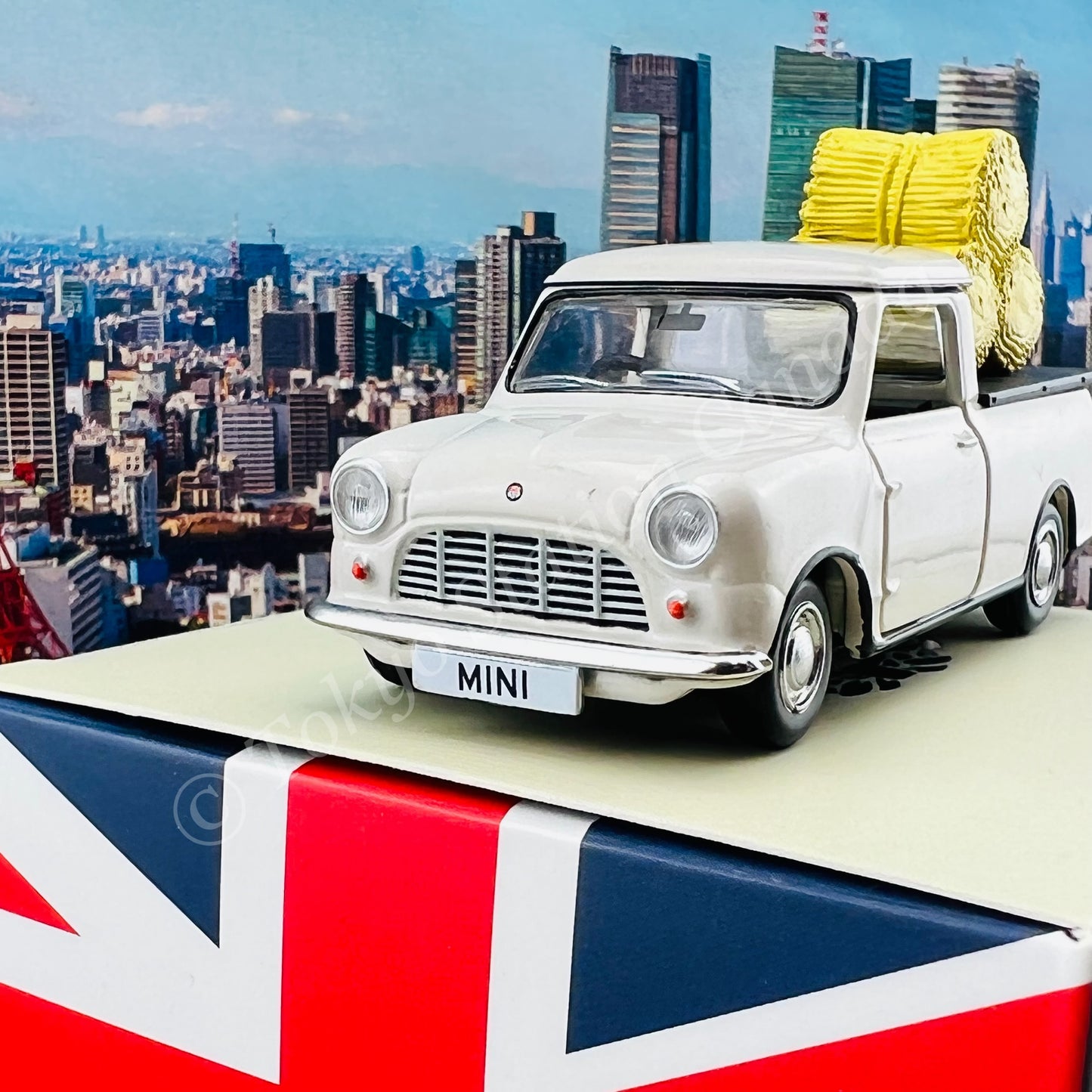 TINY 微影 Morris Mini Pickup (Cream) ATC65208