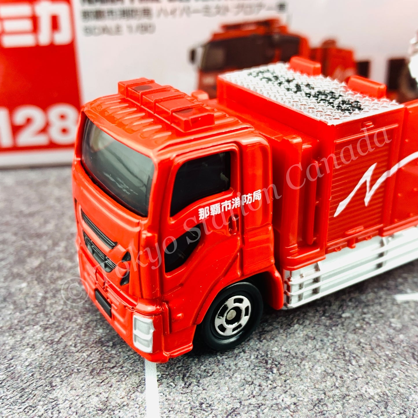 TOMICA 128 NAHA CITY FIRE DEPARTMENT HYPER MIST BLOWER VEHICLE