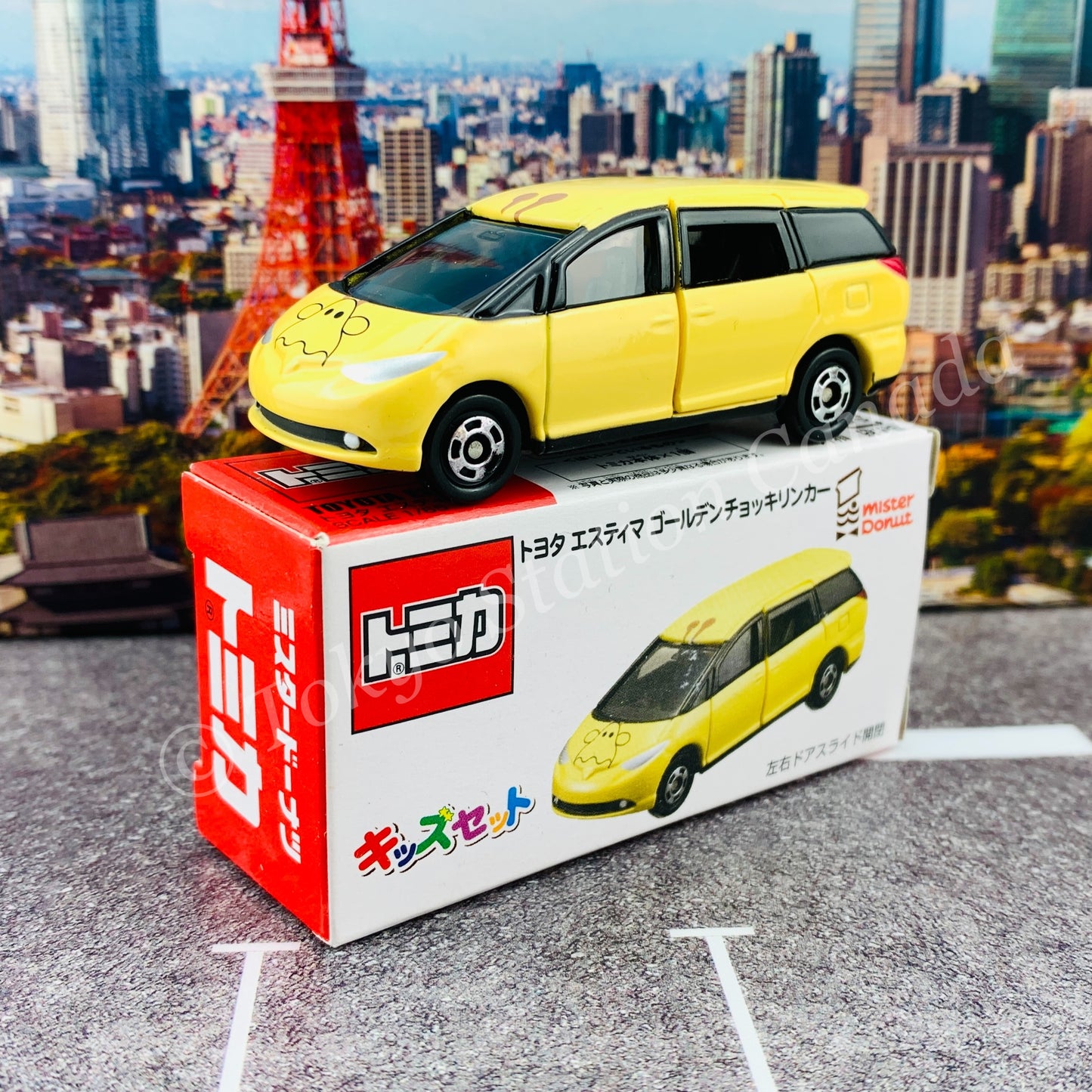 TOMICA x PON DE LION & His Sweet Friends - Golden Chokkirin (Toyota Estima) Presented by Mister Donut