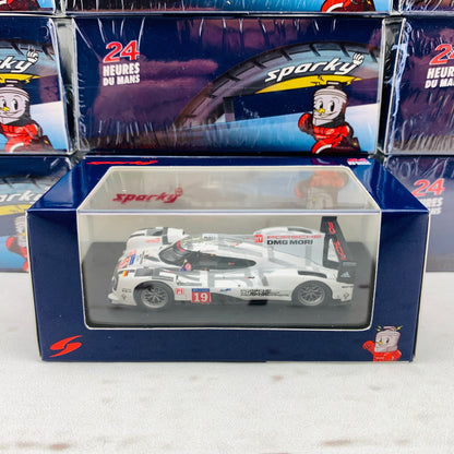 Sparky 1/64 PORSCHE 919 HYBRID NO.19 PORSCHE TEAM WINNER 24H LE MANS 2015 N. HÜLKENBERG - E. BAMBER - N. TANDY Y094
