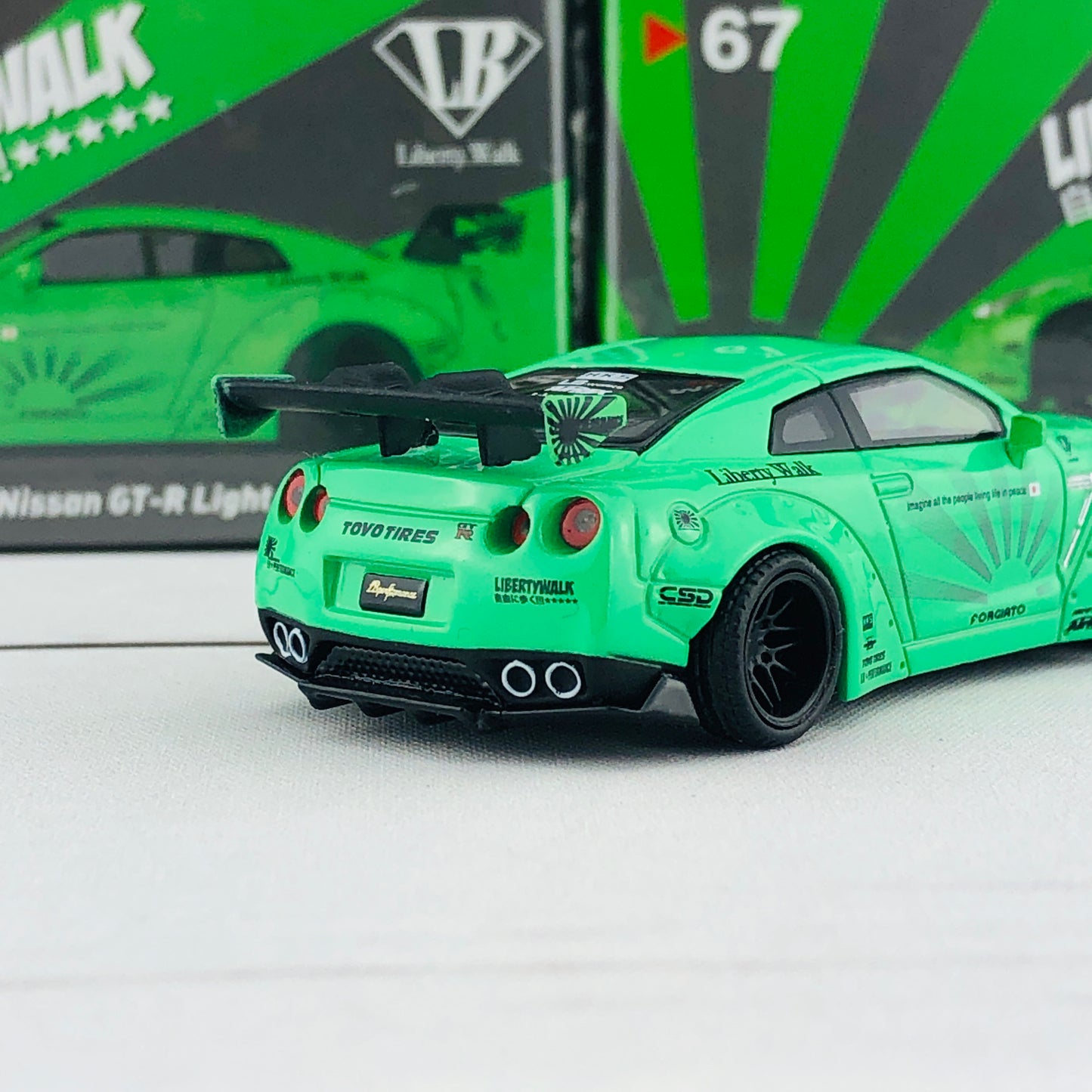 MINI GT LIBERTYWALK LB★WORKS Nissan GTR (R35) Light Green LHD PHILIPPINES EXCLUSIVE PRODUCT MGT00067-L