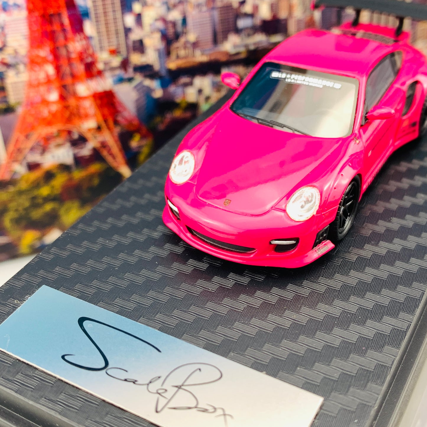 Scale Box 1/64 LB Porsche 997 Pink SB640002G