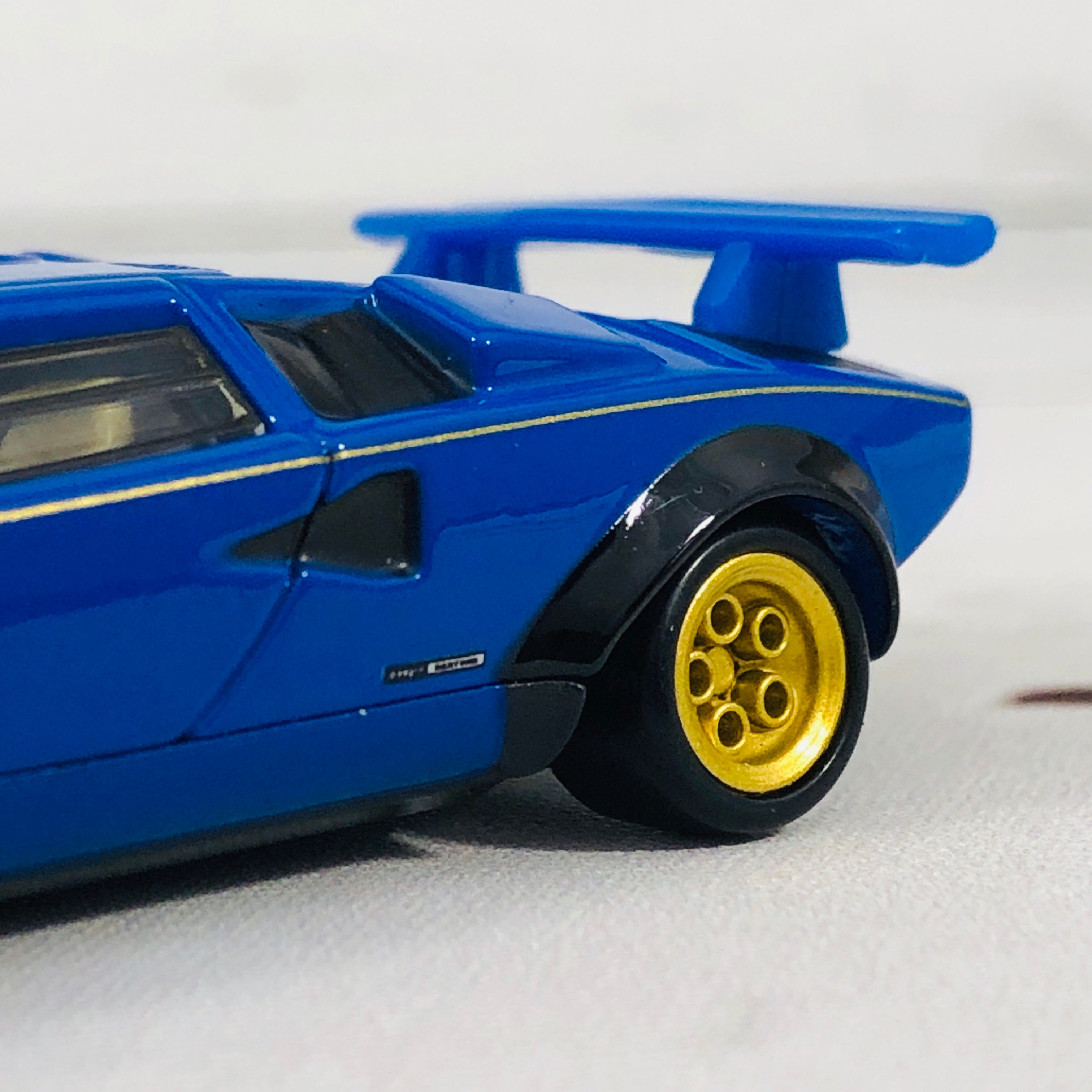 Tomica Premium 10 Lamborghini Countach LP500S – Tokyo Station