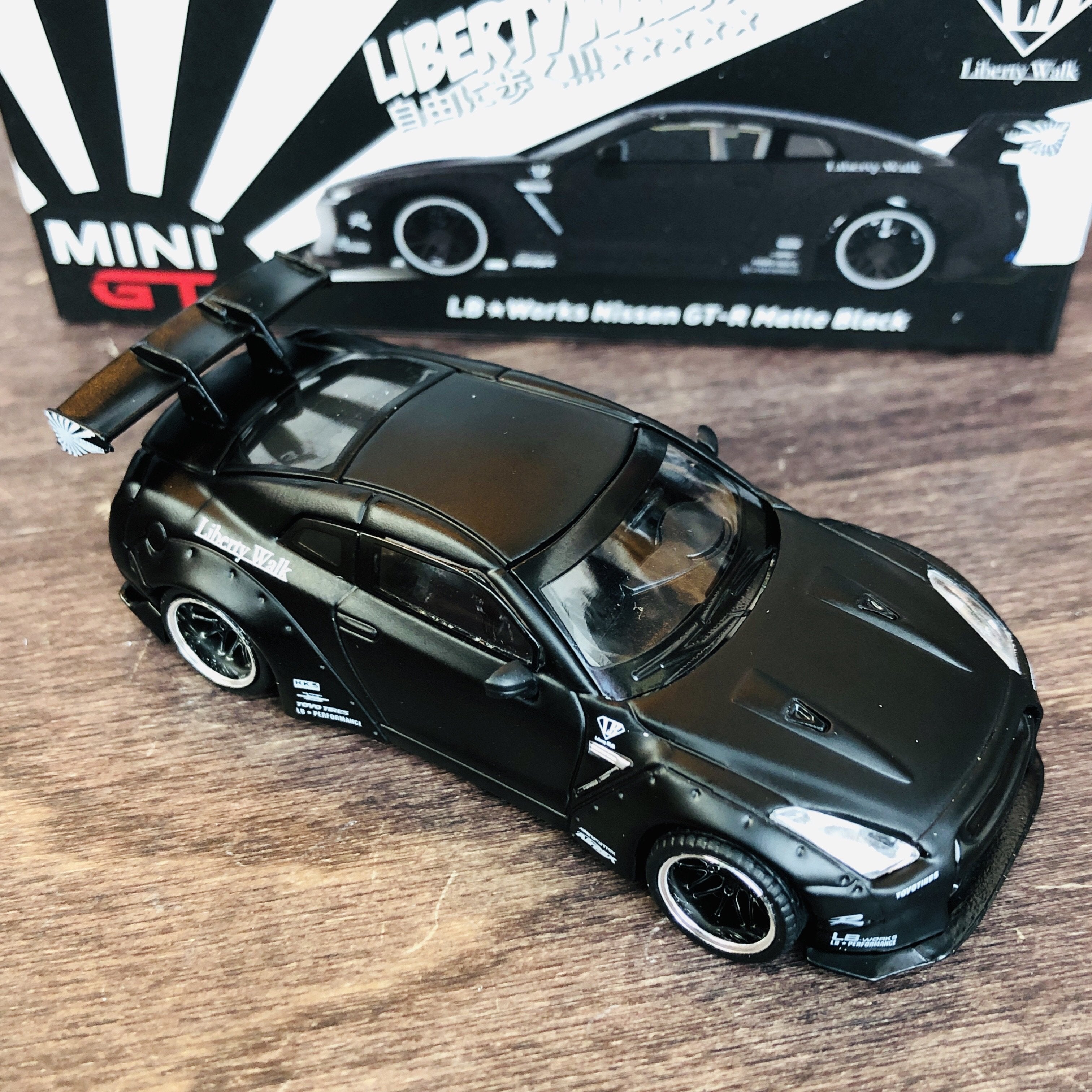 MINI GT LIBERTYWALK LB☆WORKS Nissan GTR (R35) Matte Black LHD
