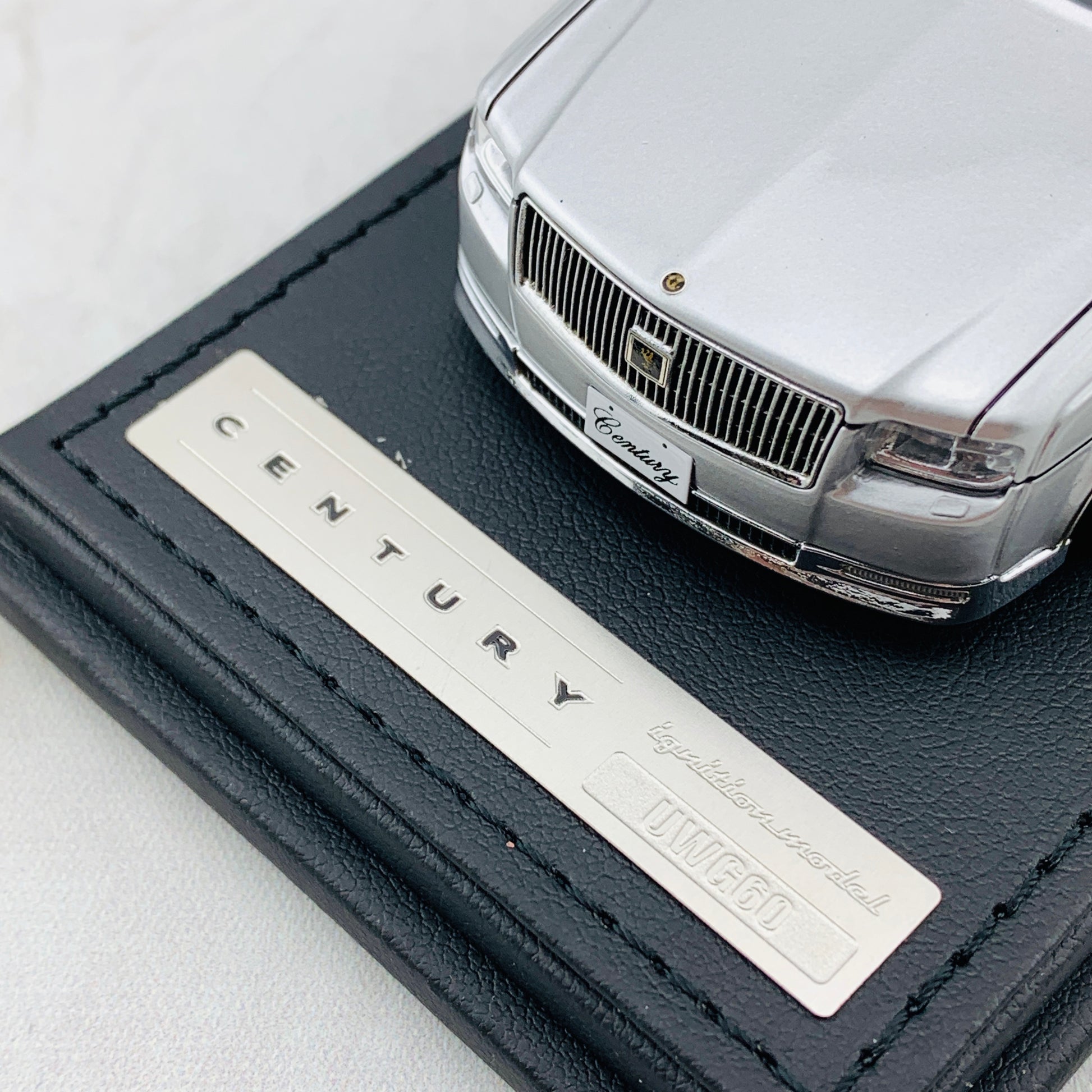 Ignition Model 1/43 Toyota Century UWG60 Silver IG1730