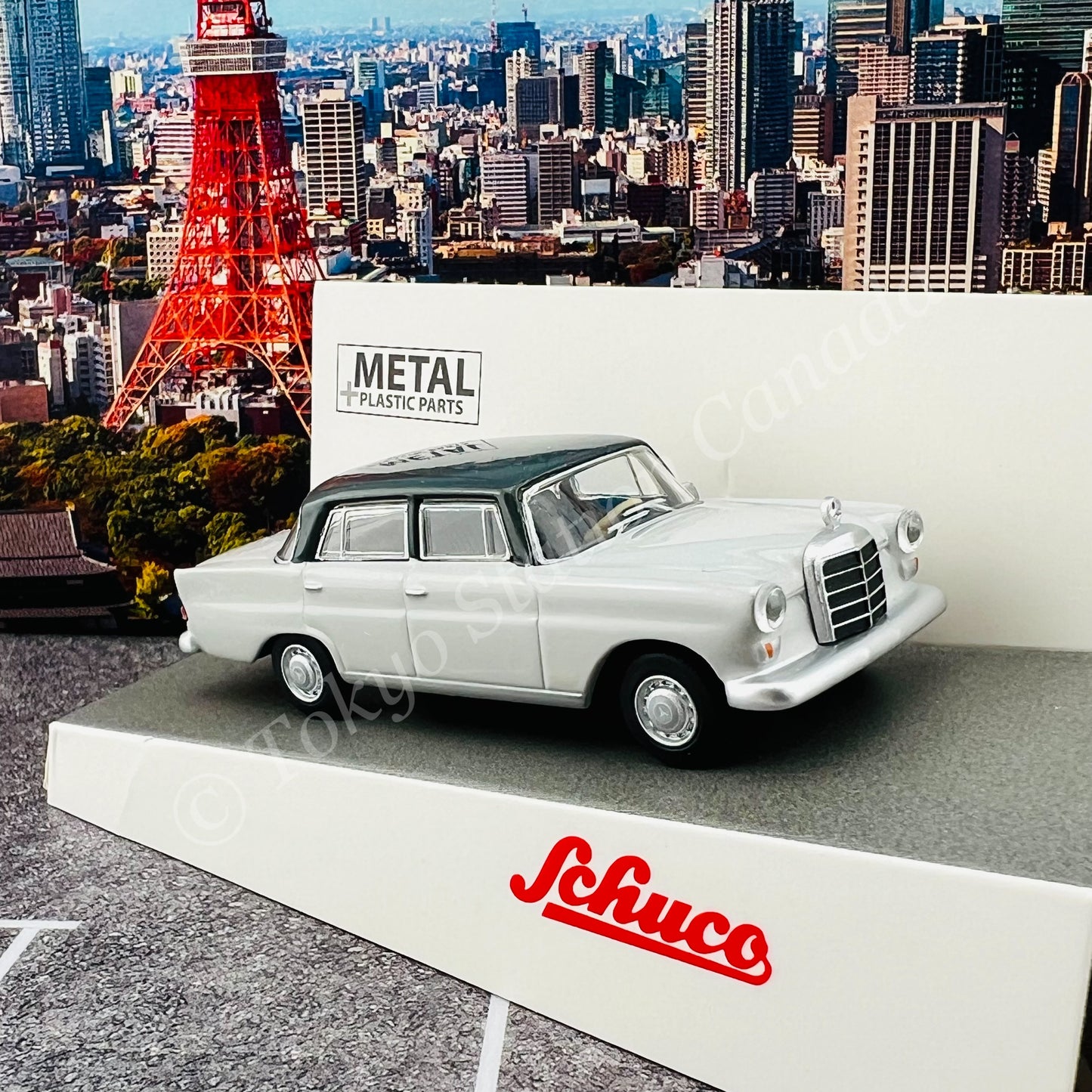Schuco 1/64 Mercedes-Benz 200D (W110) 452034500
