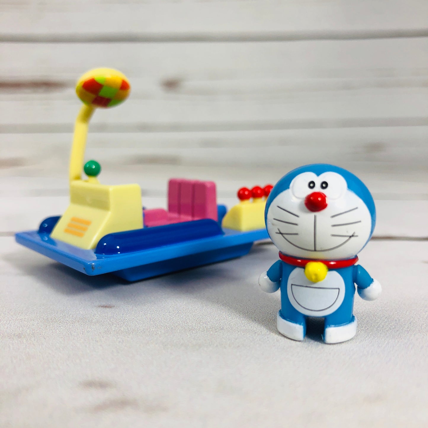 Dream TOMICA RIDE ON R04 Doraemon X time Machine