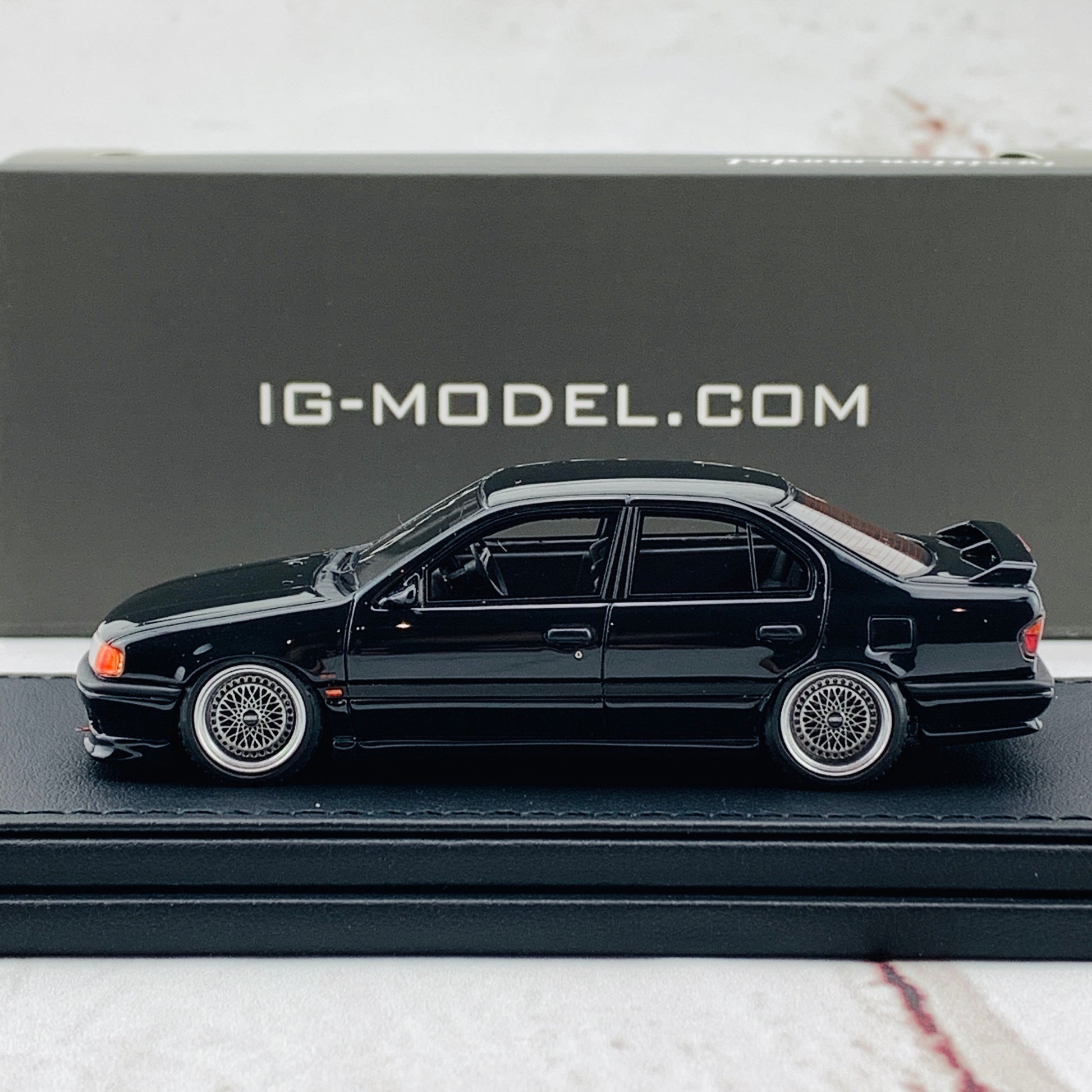 Ignition Model 1/43 Nissan Primera P10 2.0Te Black IG1851