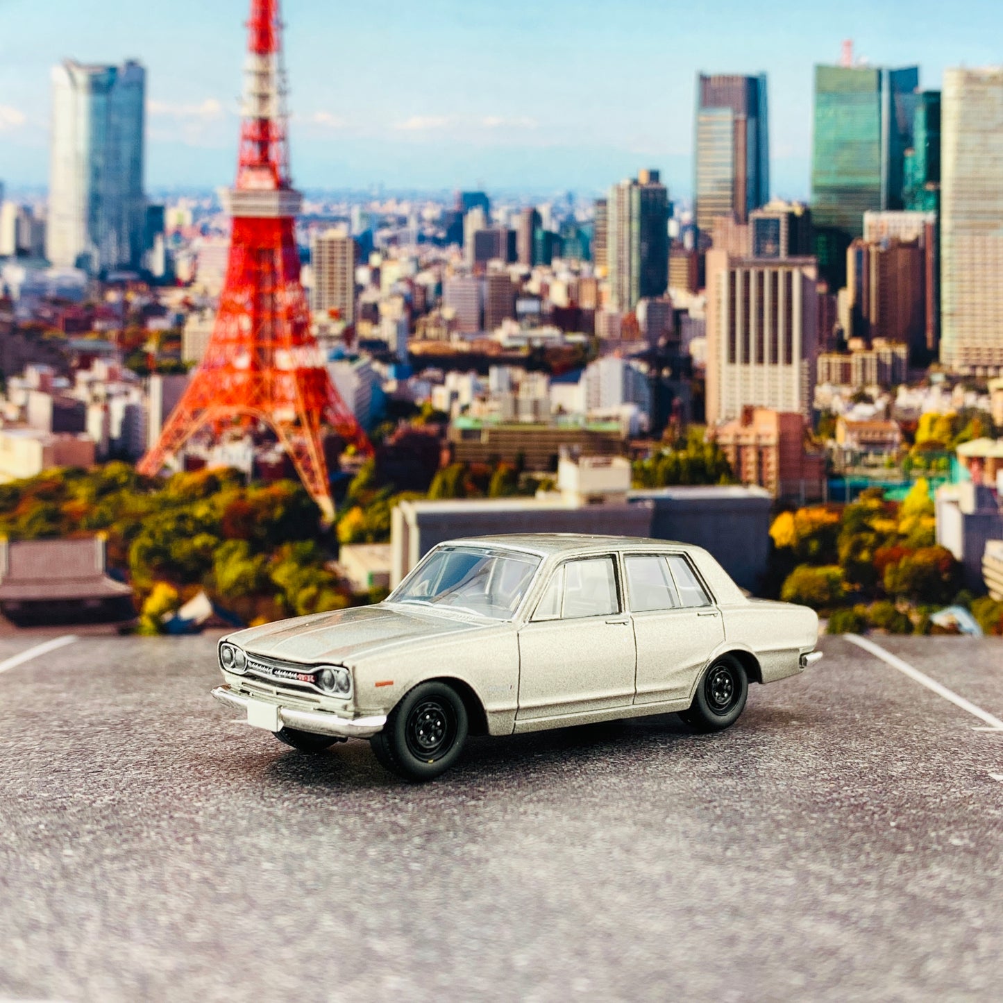 Tomica Limited Vintage 1/64 Nissan Skyline 2000GT-R Silver (1970) LV-177a