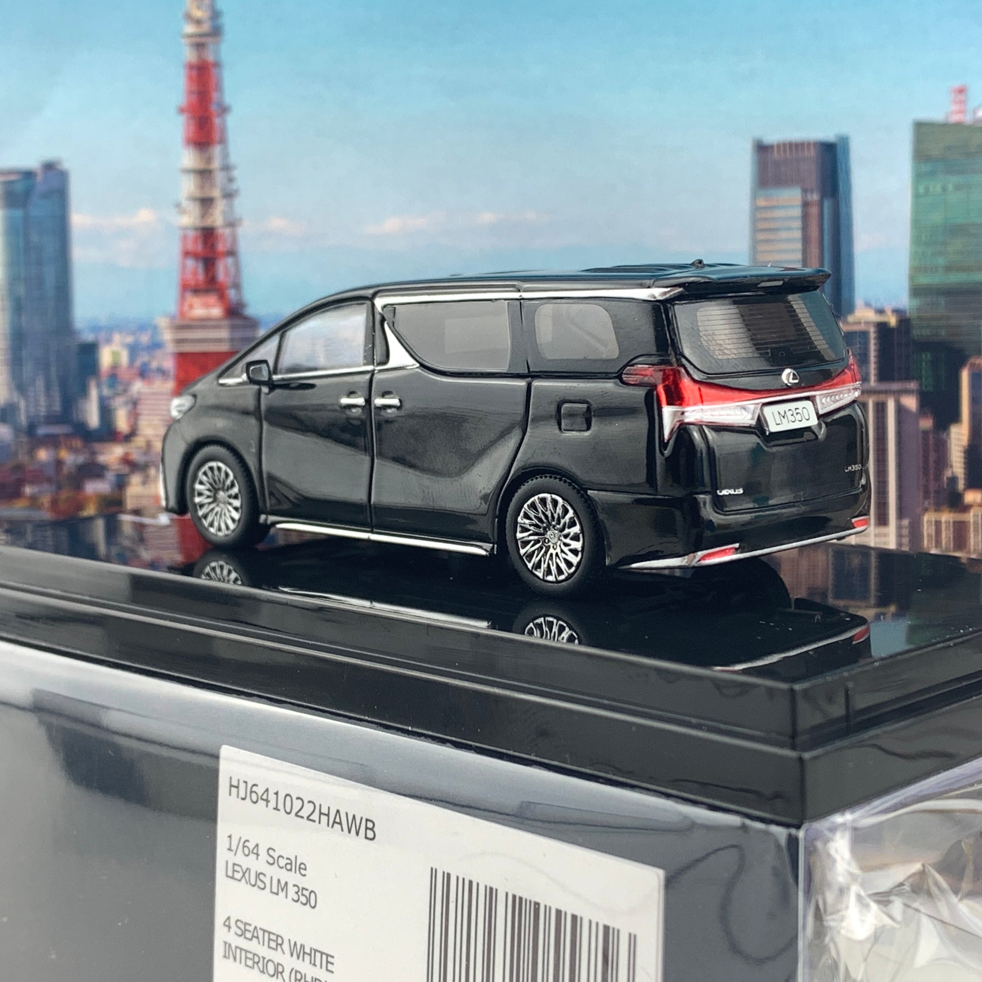 HOBBY JAPAN 1/64 LEXUS LM 350 4 SEATER BLACK with WHITE INTERIOR (RHD) HJ641022HAWB