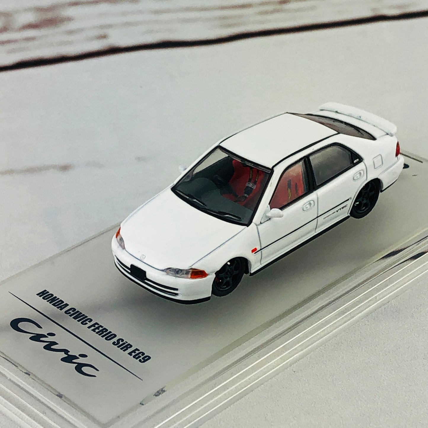 INNO64 HONDA CIVIC FERIO EG9 WHITE with Customizable Stickers and 1 set of wheel IN64-EG9-WHI